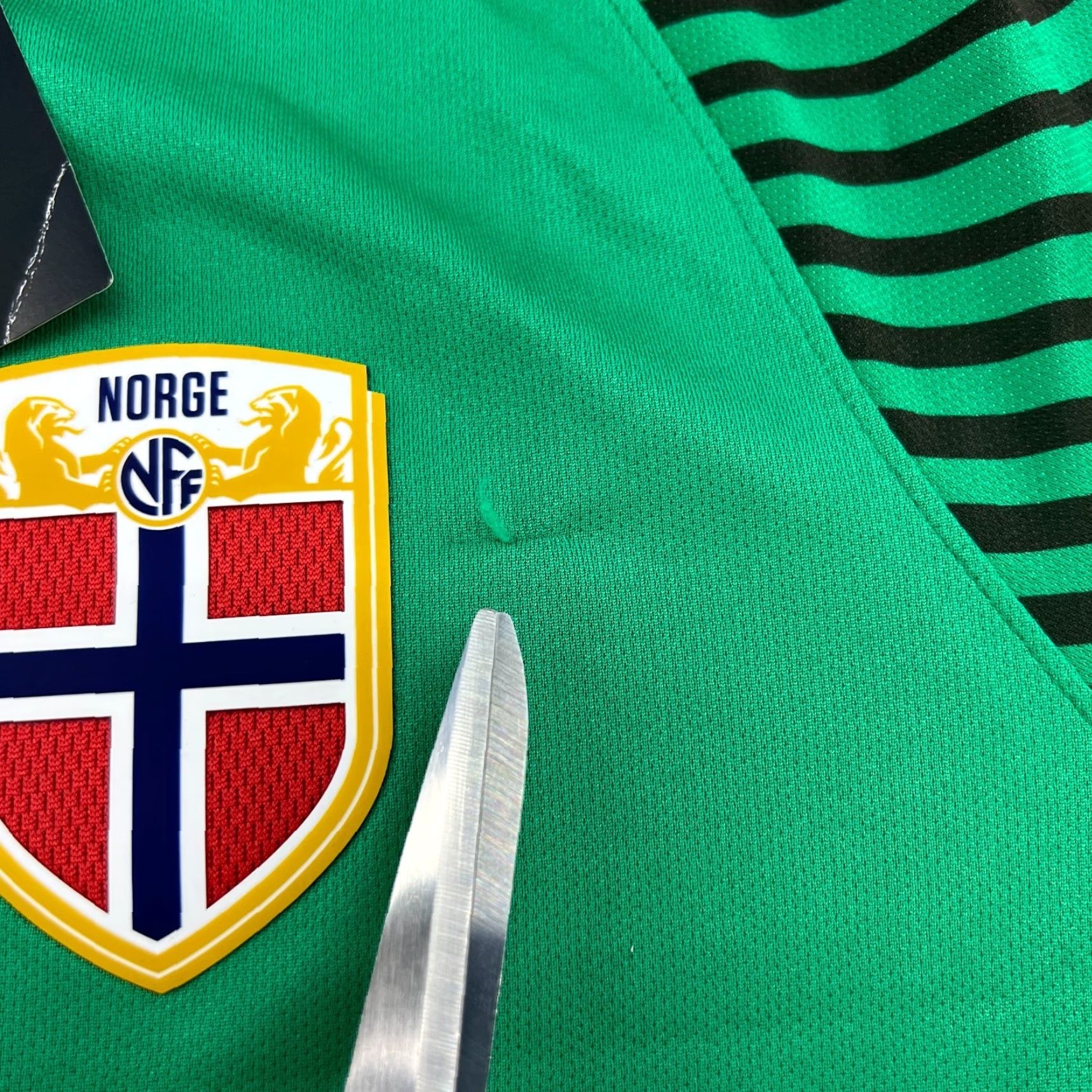 Nike Nike Norway 2016 2017 Goalkeeper Jersey Mens Large Football Long Sleeve T-Shirt Green Size US L / EU 52-54 / 3 - 2 Thumbnail