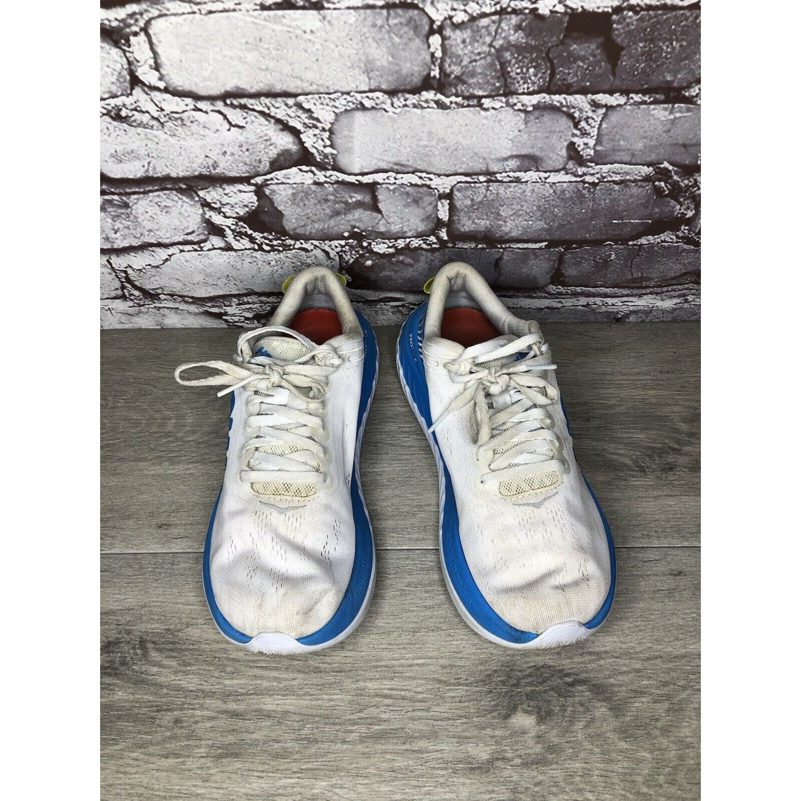 Hoka Hoka One One Carbon X Blue White Running Shoes Women 7B US/3 Size US 7 / IT 37 - 2 Thumbnail