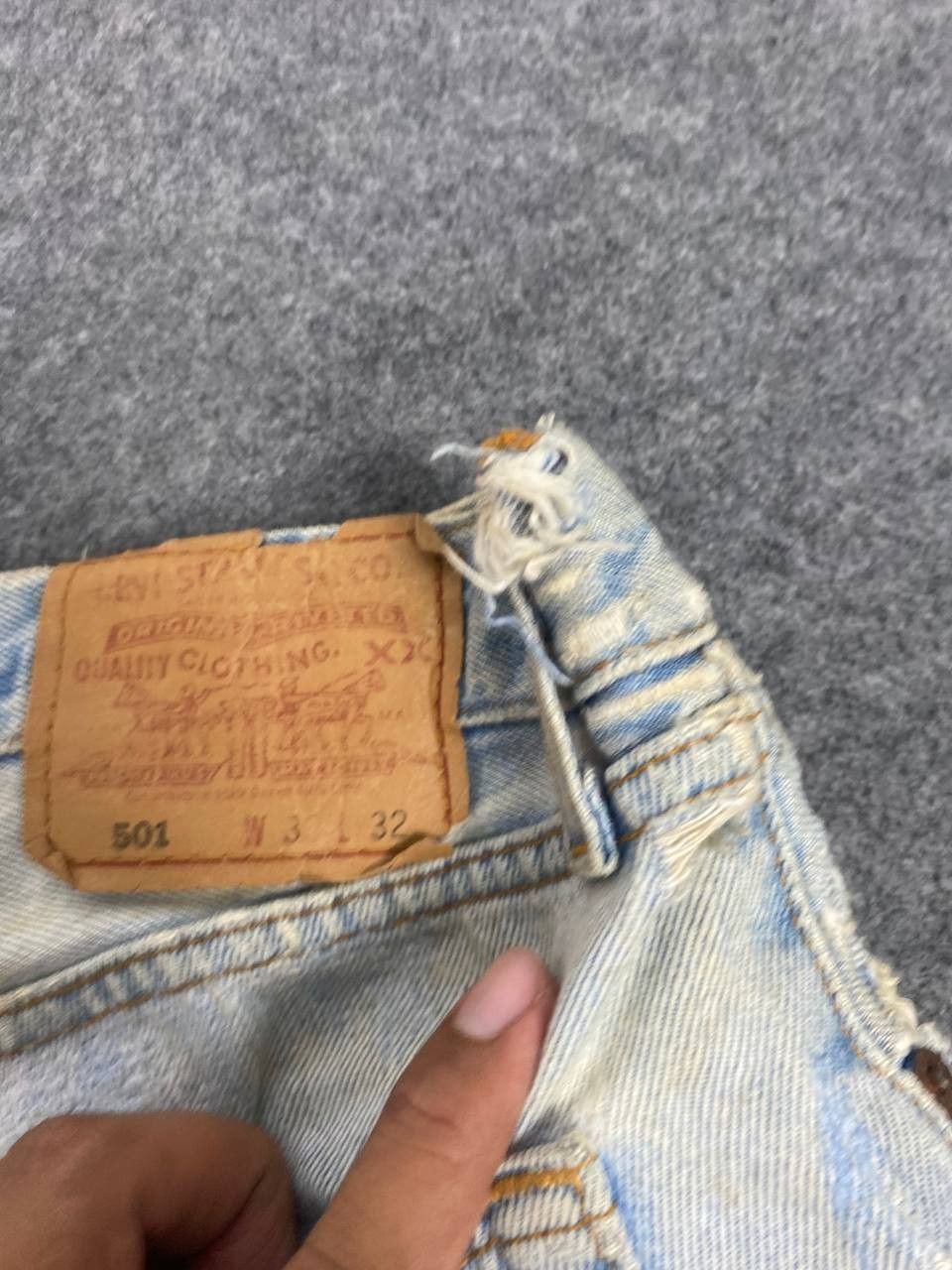 Levi's vintage levis 501 lightwash distressed denim Size US 32 / EU 48 - 9 Thumbnail