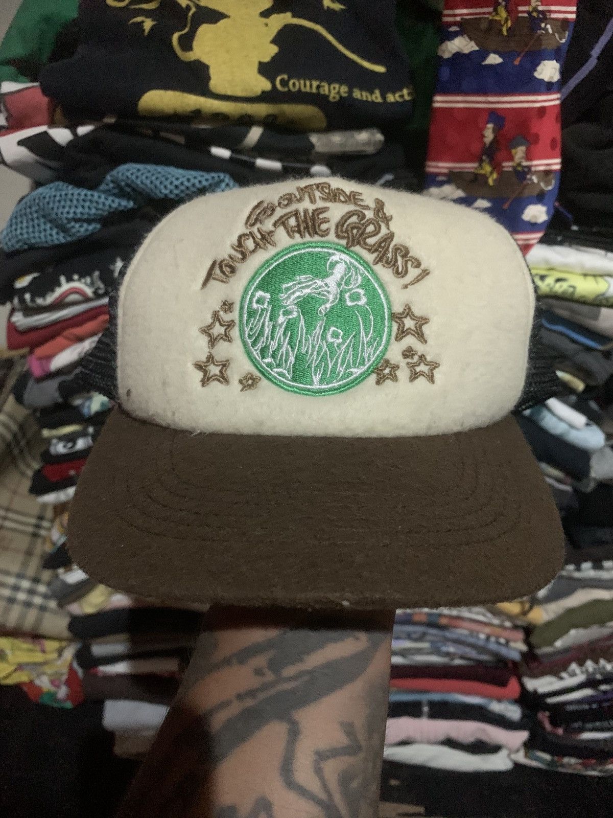 Japanese Brand LiveFolk ‘TOUCHTHE GRASS’ Trucker Hat Size ONE SIZE - 1 Thumbnail