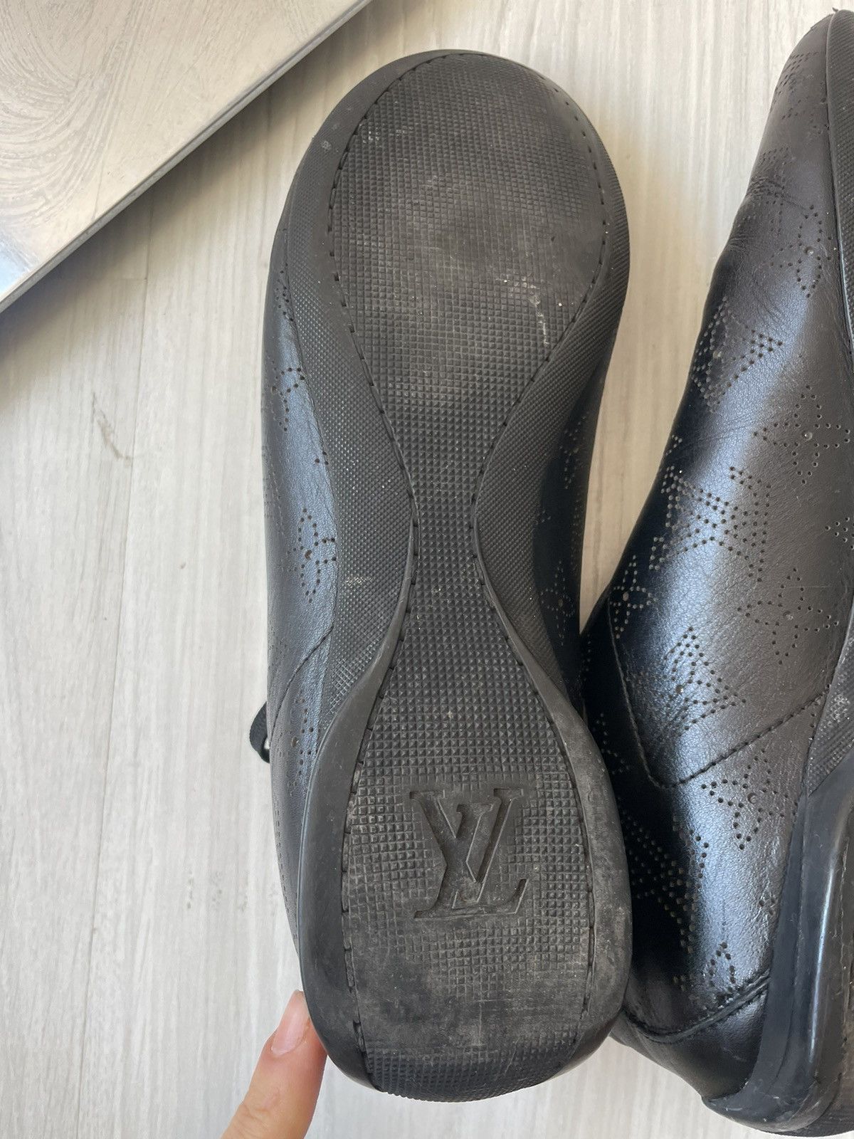 Louis Vuitton Louis Vuitton low top sneakers Size US 8.5 / IT 38.5 - 14 Thumbnail