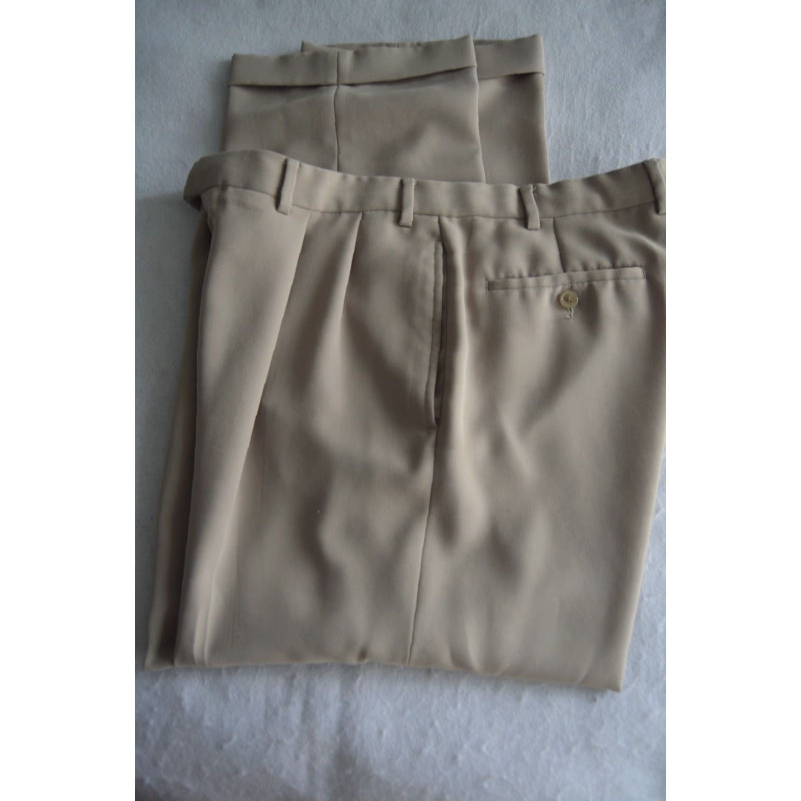 Ralph Lauren Lauren Ralph Lauren Dress Pants Beig e Khaki Pleated Cuffed 36/29 Poly Blend Dress Pants Mens Regular Size US 36 / EU 52 - 3 Thumbnail