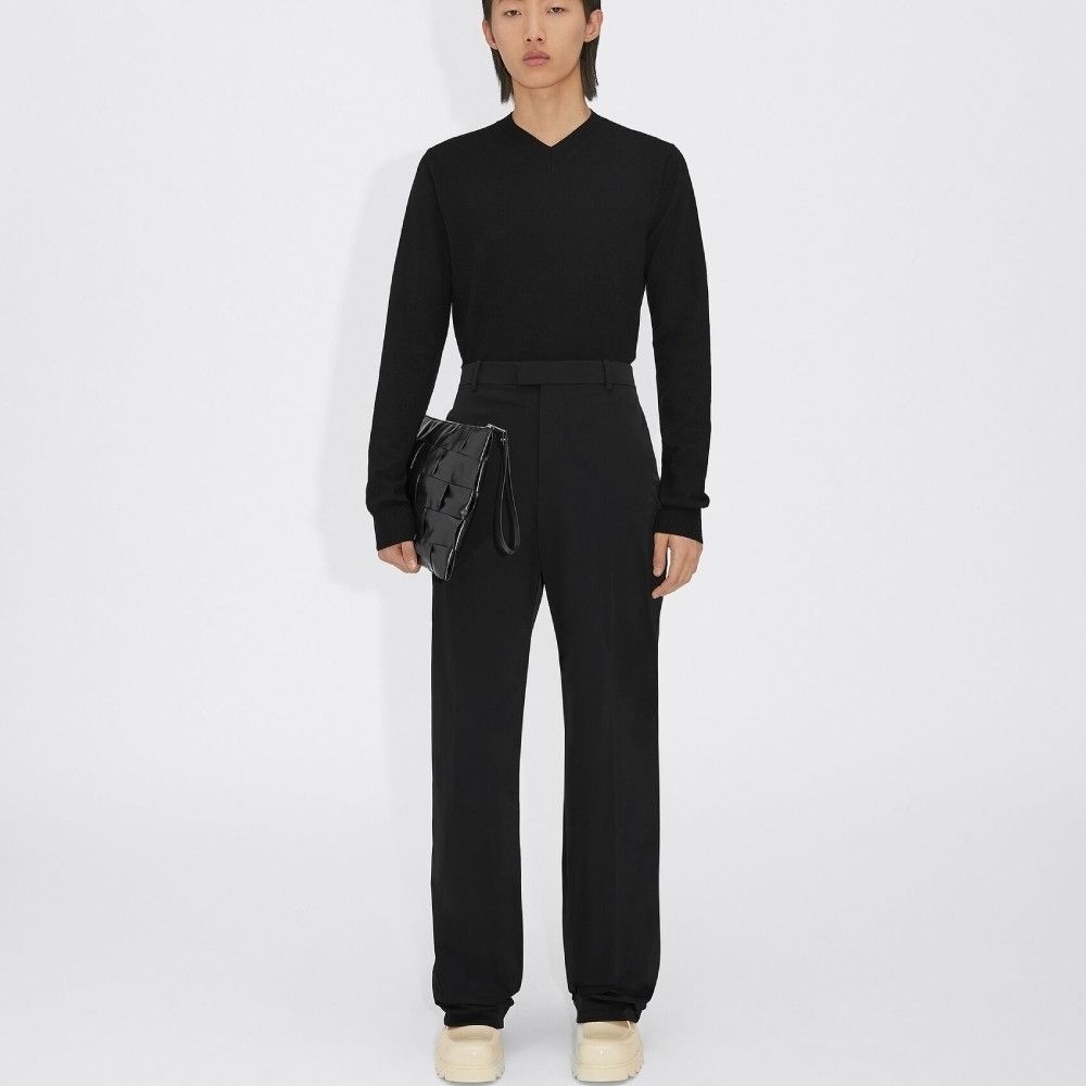 Bottega Veneta o1n1vont1124 Size: OS / Pouch in Black Size ONE SIZE - 3 Thumbnail