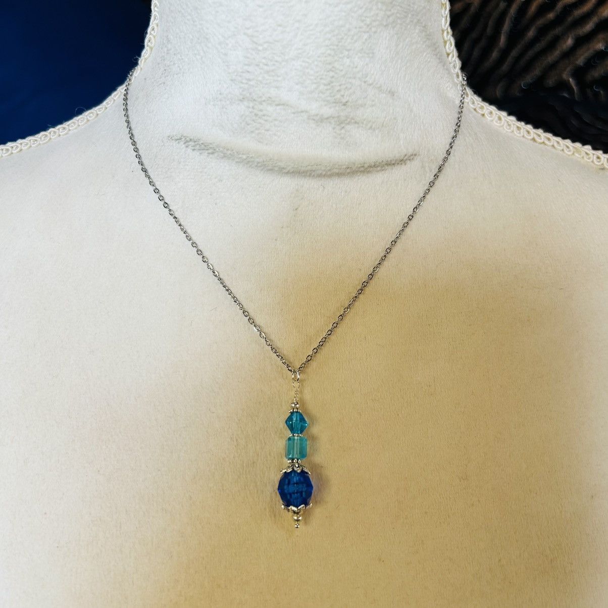 Handmade Handcrafted faceted glass acrylic pendant on chain necklace Size ONE SIZE - 2 Thumbnail