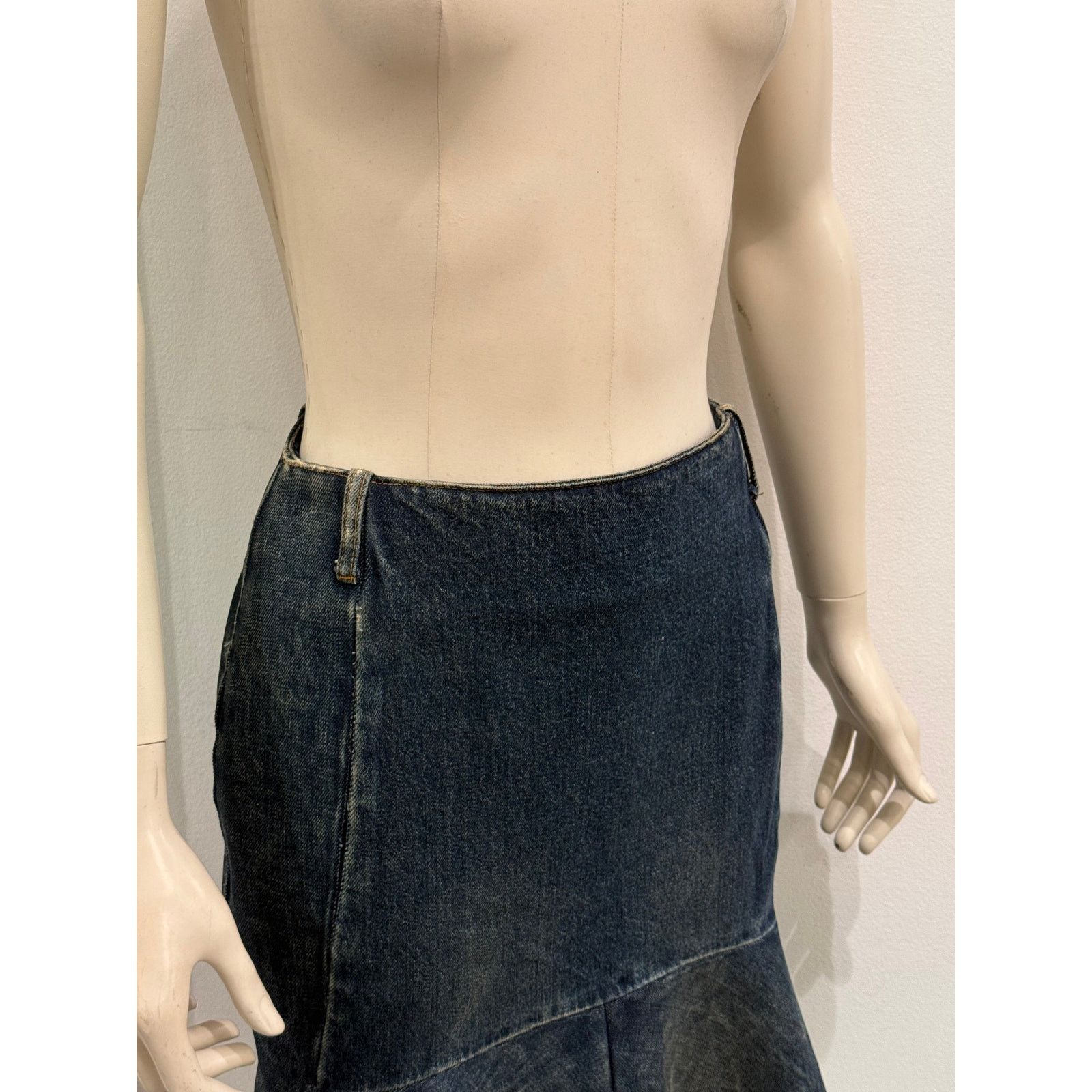 Balenciaga 2020 Balenciaga by Demna midi denim skirt Size 28" / US 6 / IT 42 - 5 Thumbnail