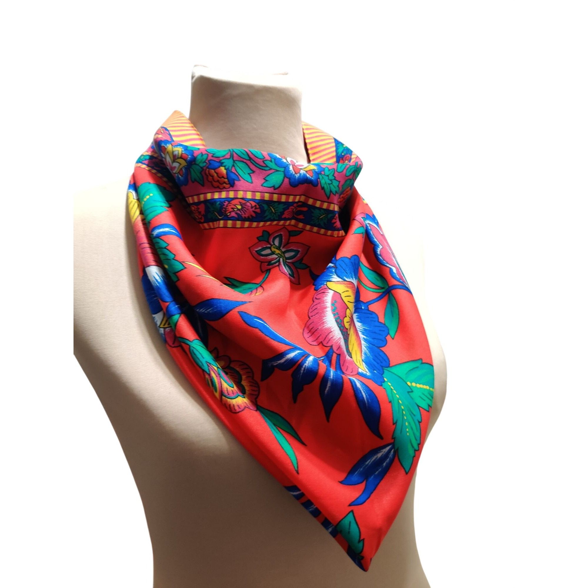 Vintage Berkshire Womens Scarf Red Floral Square Vintage Italian Bor Size ONE SIZE - 4 Thumbnail