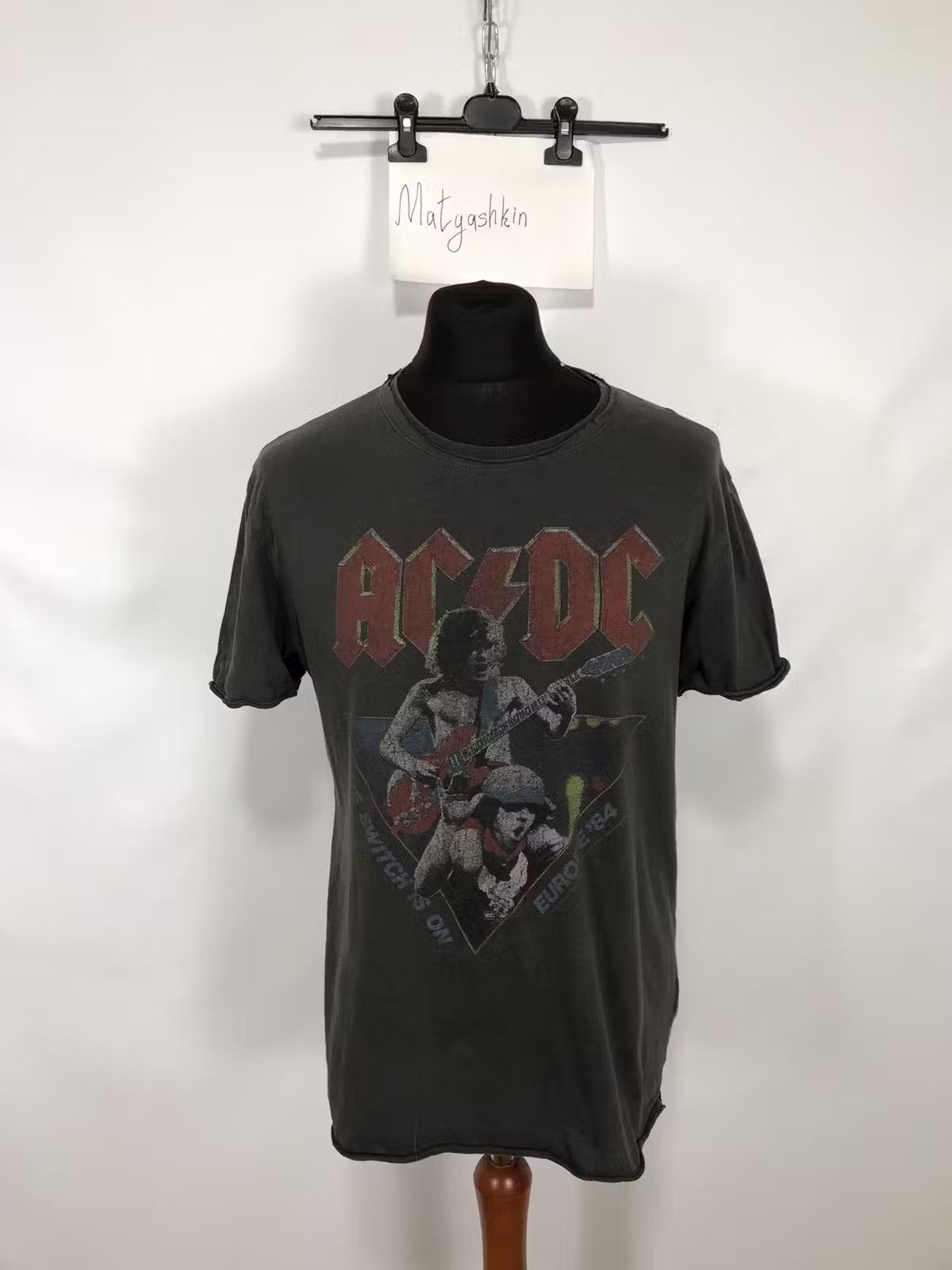 AC/DC AC/DC t-shirt Europe tour 84 size XL Size US XL / EU 56 / 4 - 1 Thumbnail