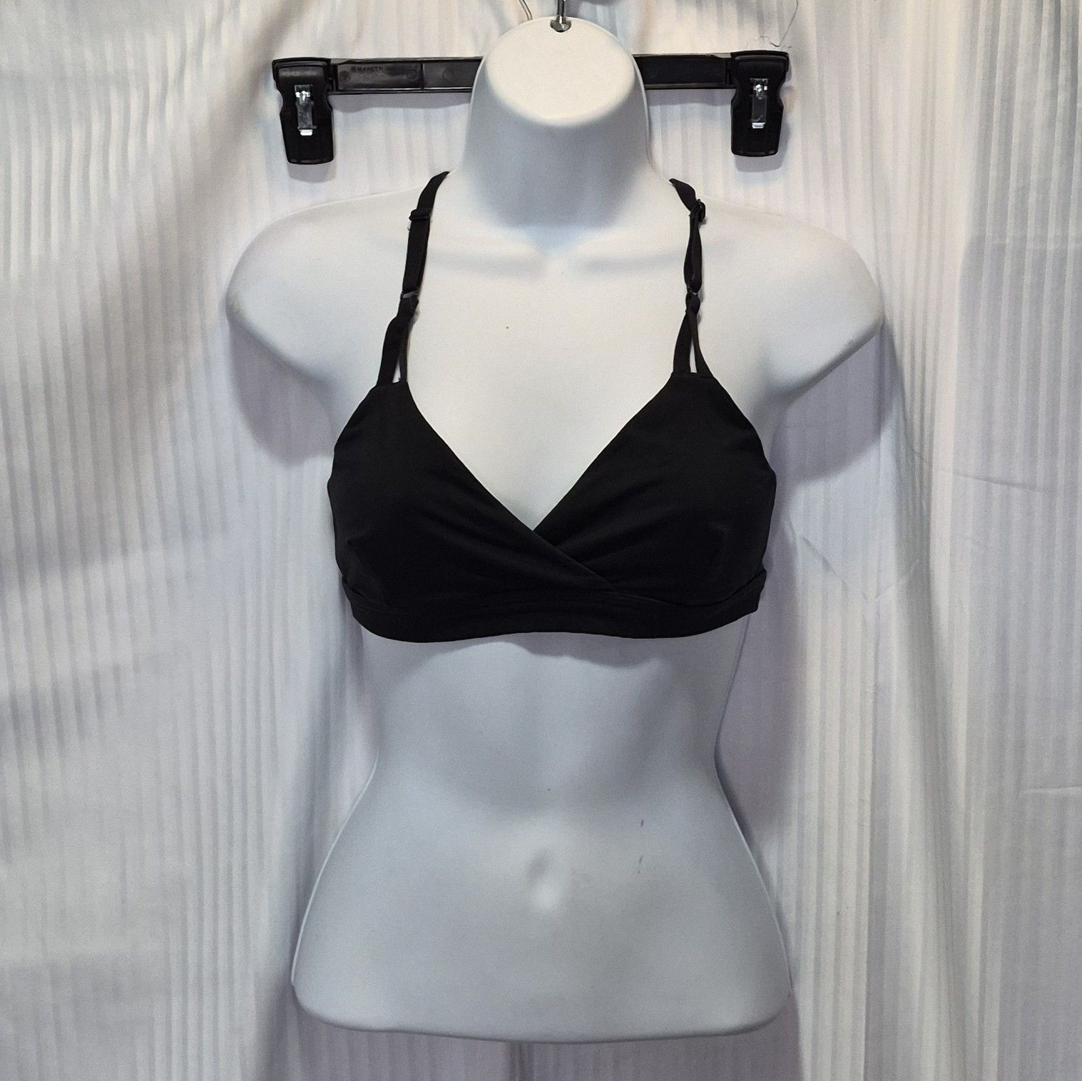 Lululemon Lululemon Size Sm Wireless Blk Bralette w Adjustable Strap Size S / US 4 / IT 40 - 2 Thumbnail