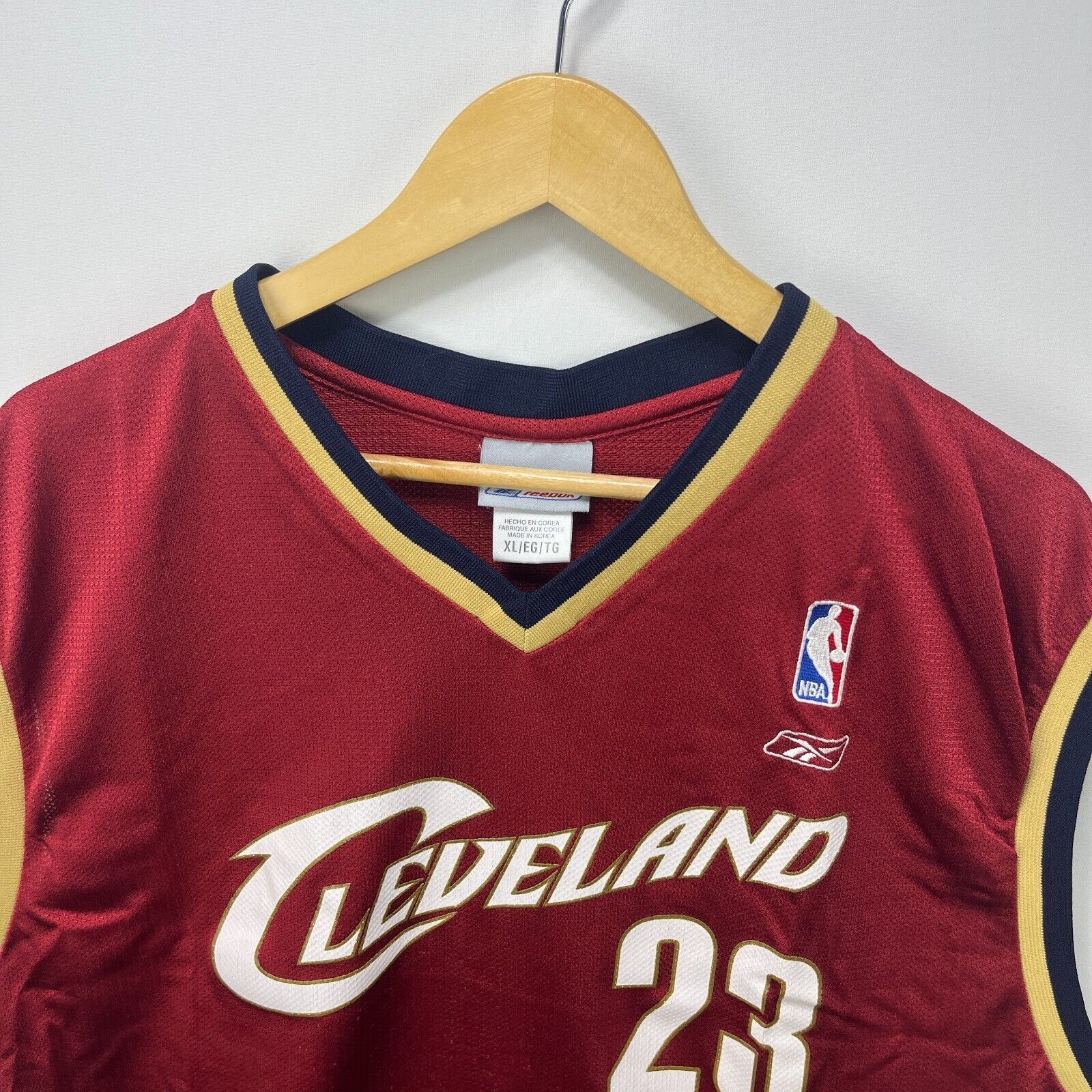 Reebok × Vintage Vintage Y2K Cleveland Cavaliers LeBron James NBA Basketball Size US XL / EU 56 / 4 - 3 Thumbnail