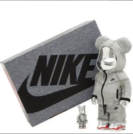 Medicom Bearbrick BE@RBRICK NIKE TECH FLEECE N98 100％ 400％ | Grailed