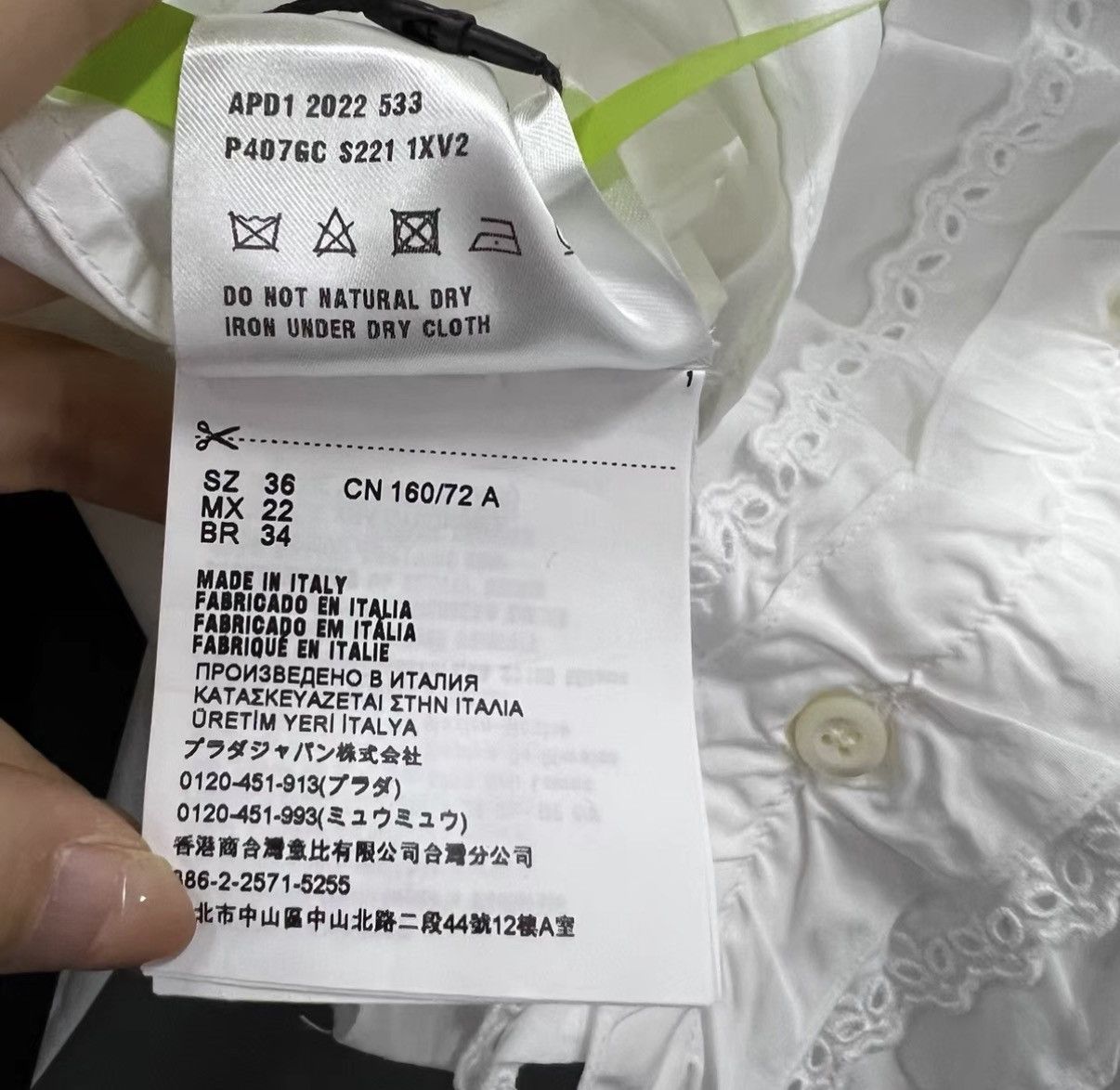 Prada Prada White Pleated Shirt with Patch Pockets J41 Size XS / US 0-2 / IT 36-38 - 4 Thumbnail