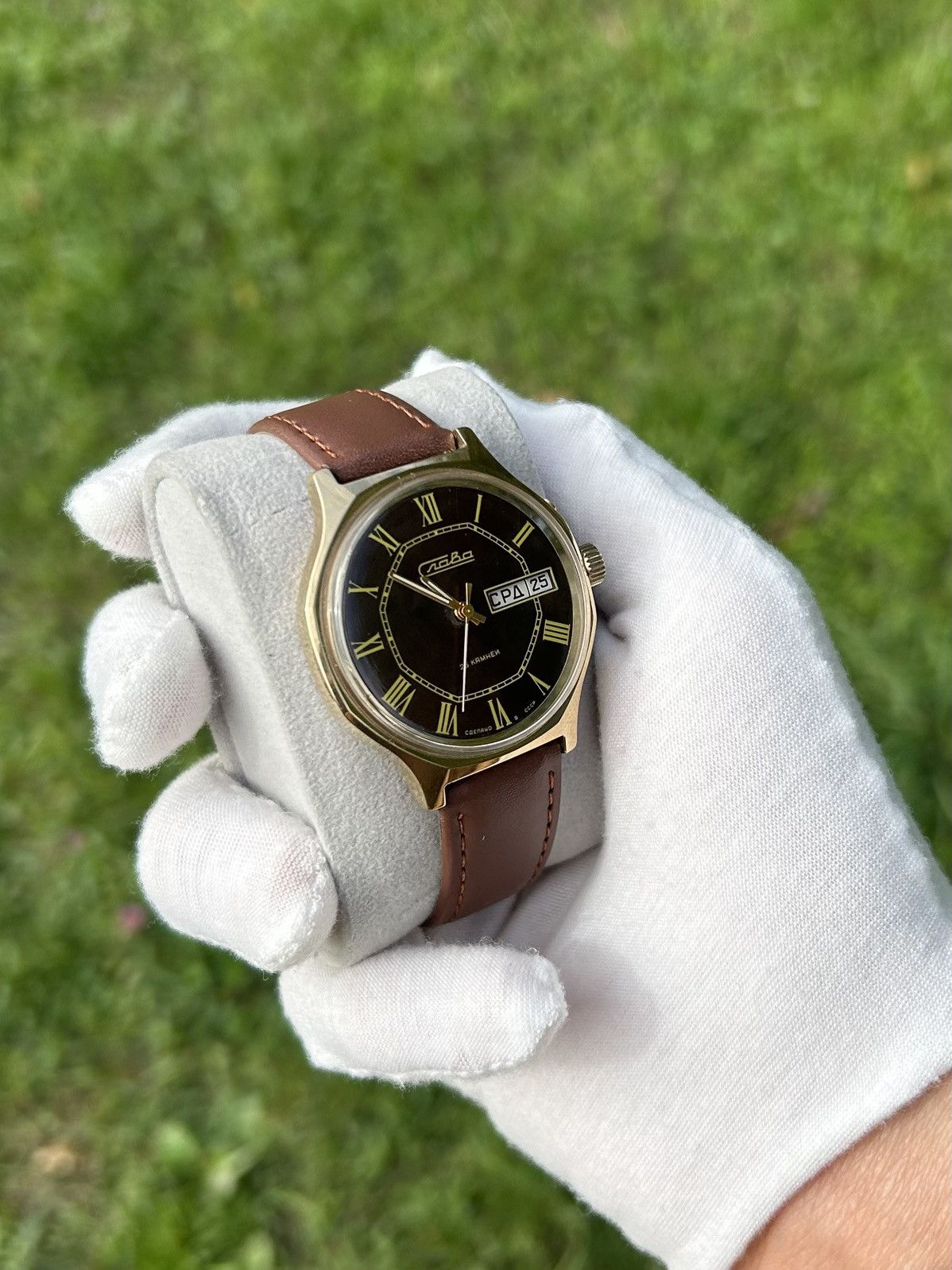 Vintage Vintage Watch Slava Mechanical Made in USSR Authentic 1980s Size ONE SIZE - 6 Thumbnail