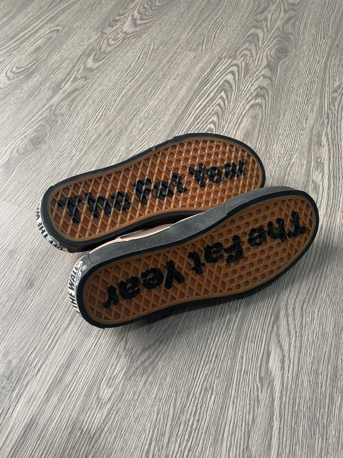 Vans VANS ERA X PURLICUE YEAR OF PIG Size US 9 / EU 42 - 6 Thumbnail