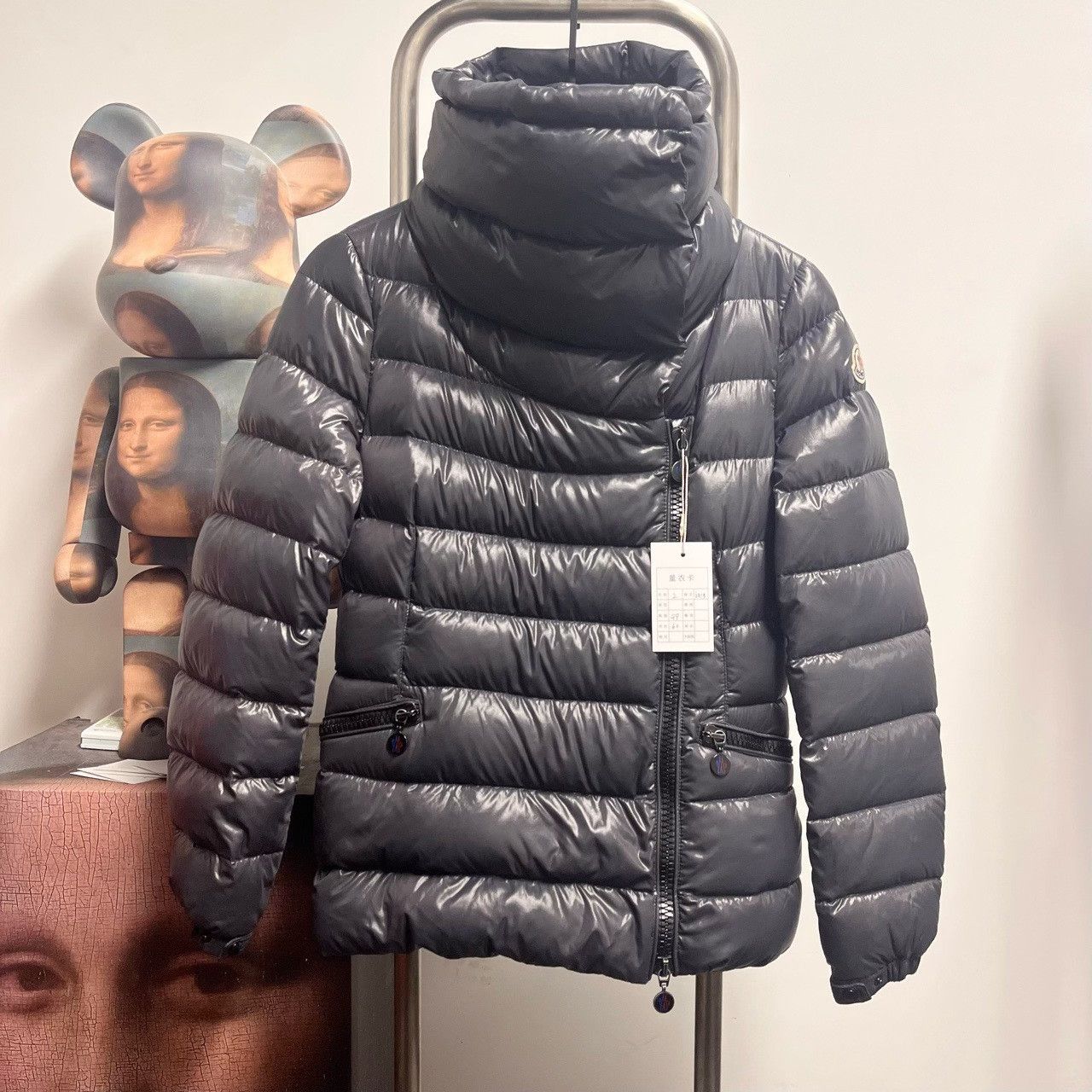 Moncler Moncler Down Down Jacket M Women Size M / US 6-8 / IT 42-44 - 1 Thumbnail
