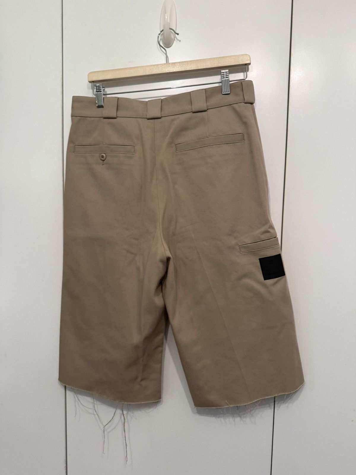Givenchy Givenchy Khaki Pleated Shorts – Size 46 Size US 30 / EU 46 - 2 Thumbnail