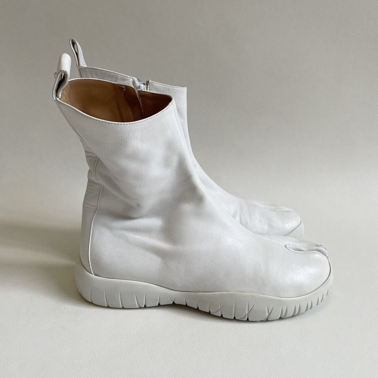 Maison Margiela White Leather Scuba Tabi Boots / Sneakers Size US 7 / IT 37 - 8 Thumbnail