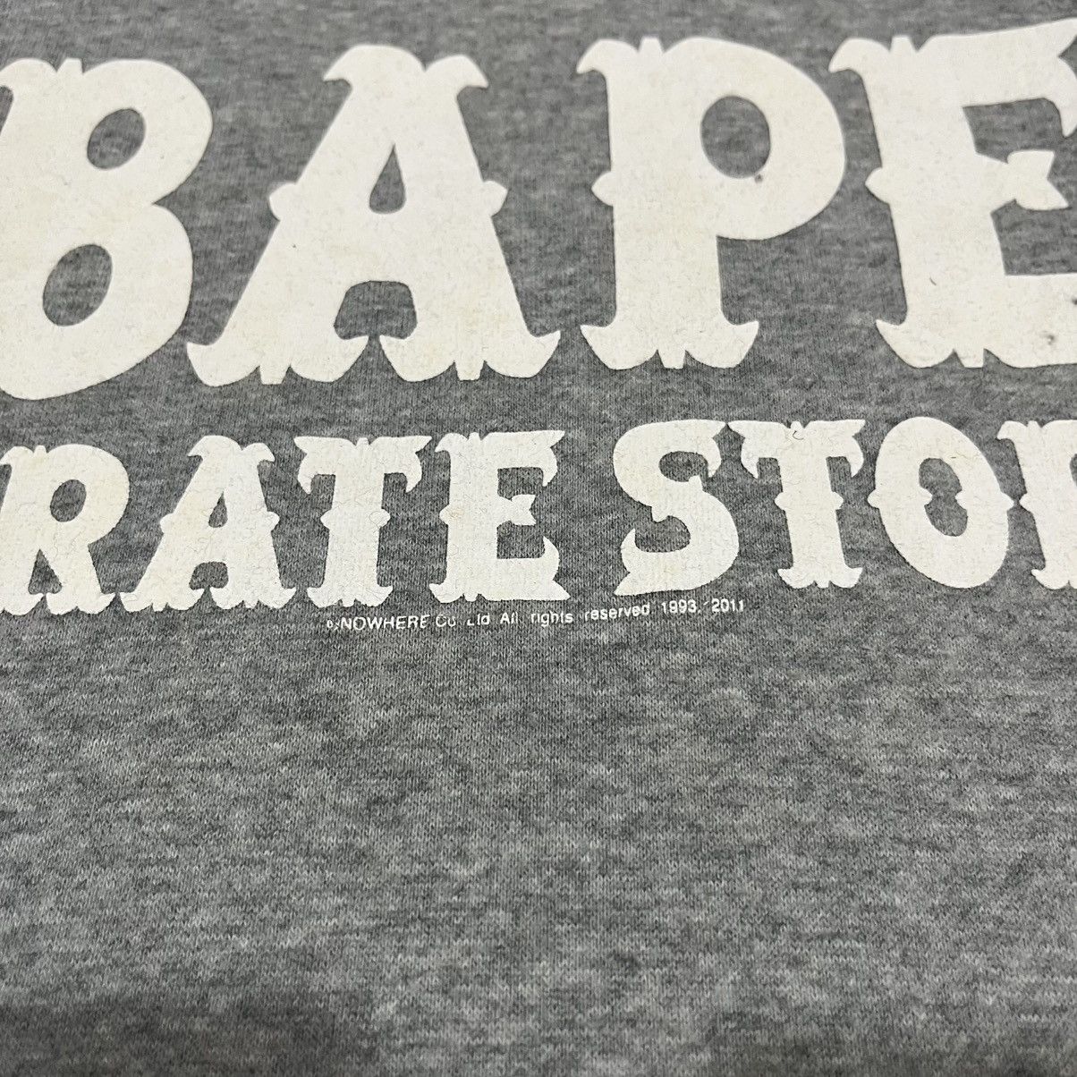 Bape A Bating Ape Pirates Store NOWHERE All Rights 1993/2001 Size US L / EU 52-54 / 3 - 4 Thumbnail