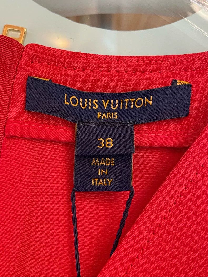 Louis Vuitton Louis Vuitton Red V-neck sleeveless back zip dress Size XS / US 0-2 / IT 36-38 - 3 Thumbnail