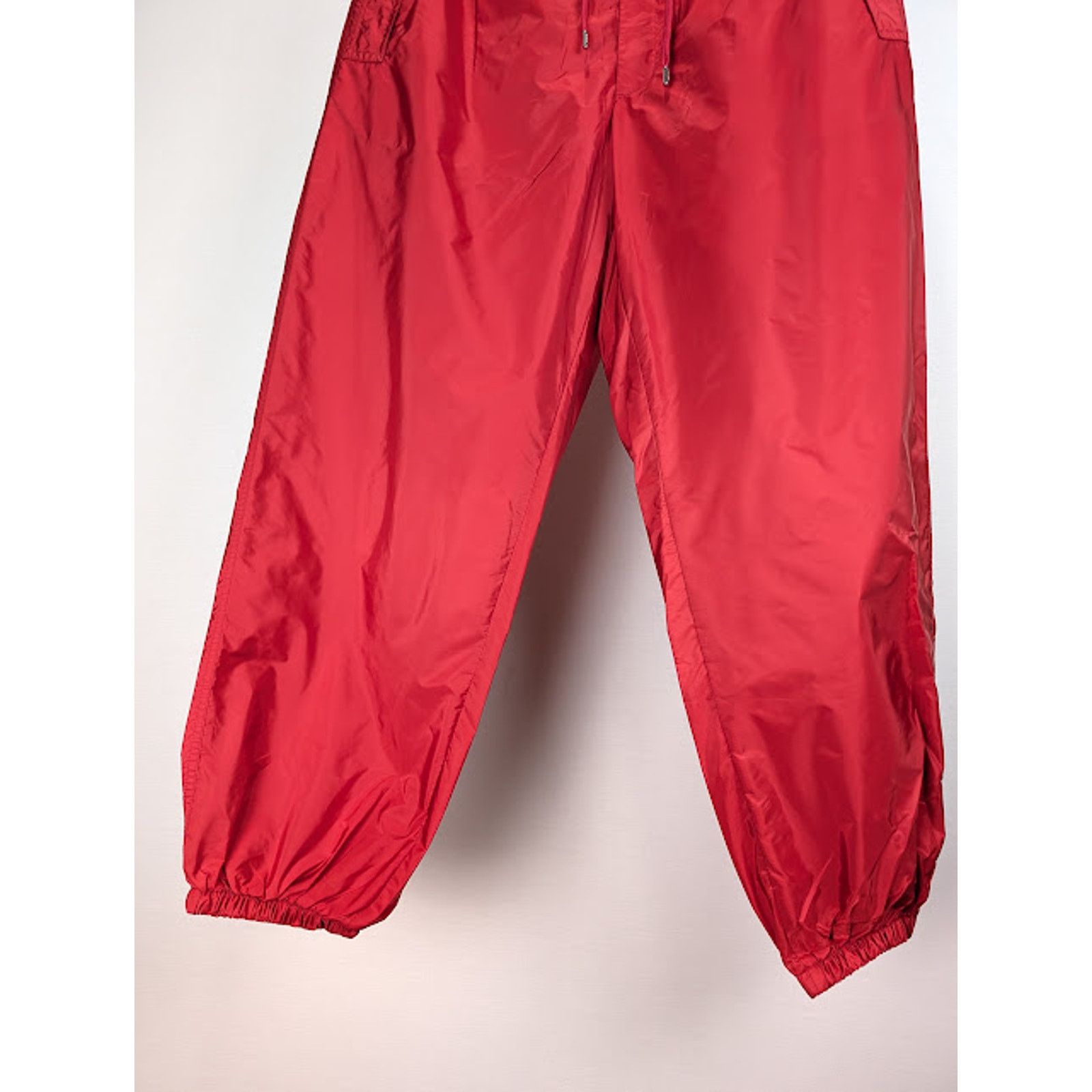 Prada o1rshd1 RE-Nylon Piuma Trousers in Red Size US 32 / EU 48 - 6 Thumbnail