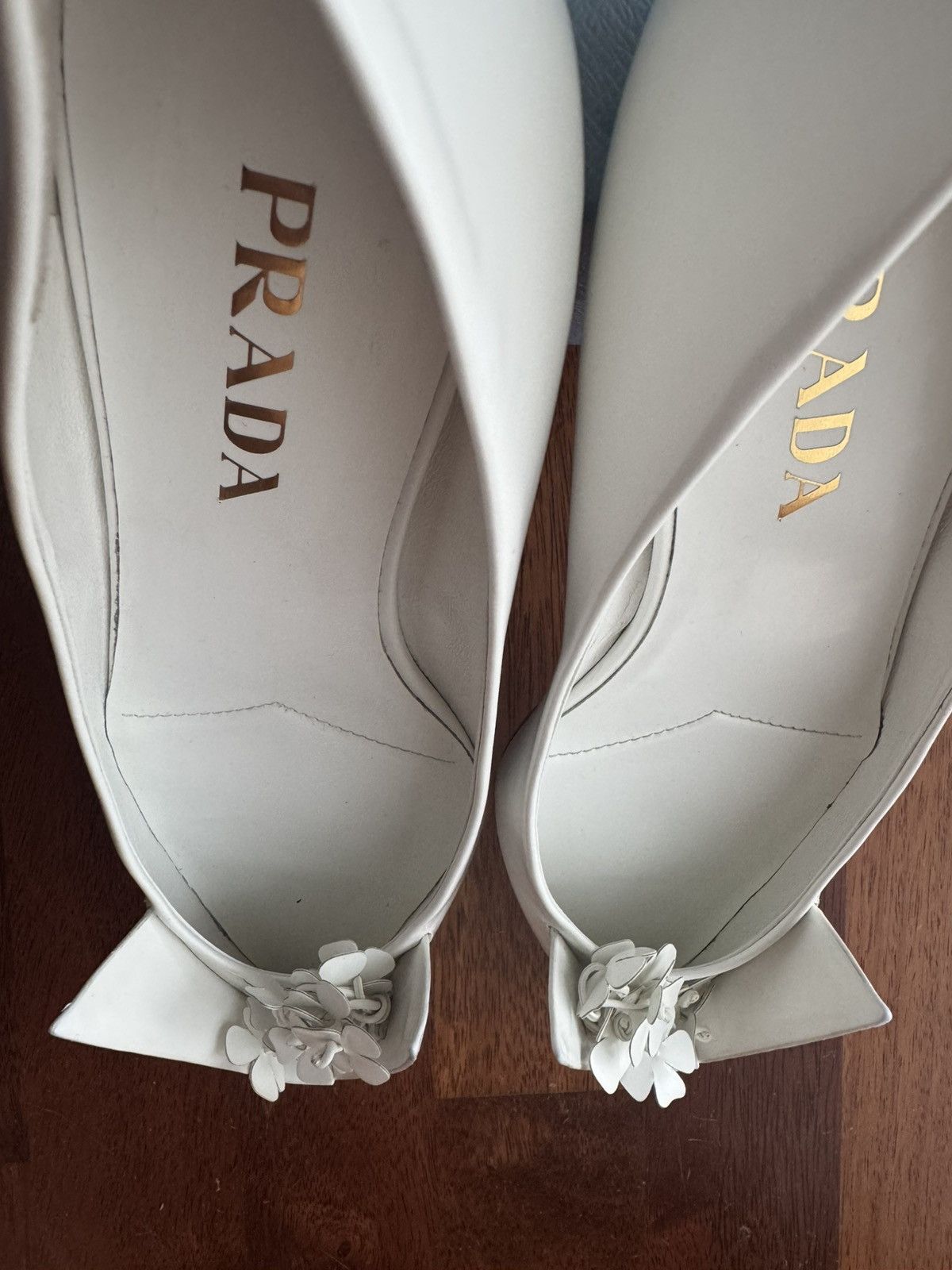 Prada PRADA Floral Appliqué Bouquet Leather Flats Size US 7 / IT 37 - 12 Thumbnail