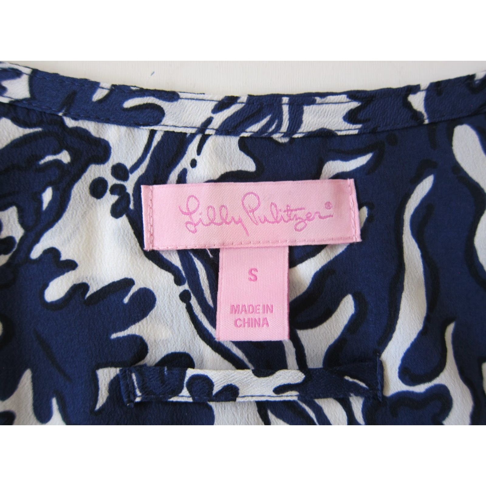 Lilly Pulitzer Lilly Pulitzer Blue White Floral V-Neck 3/4 Sleeve Beaded Tunic Shirt Dress S Size S / US 4 / IT 40 - 4 Thumbnail