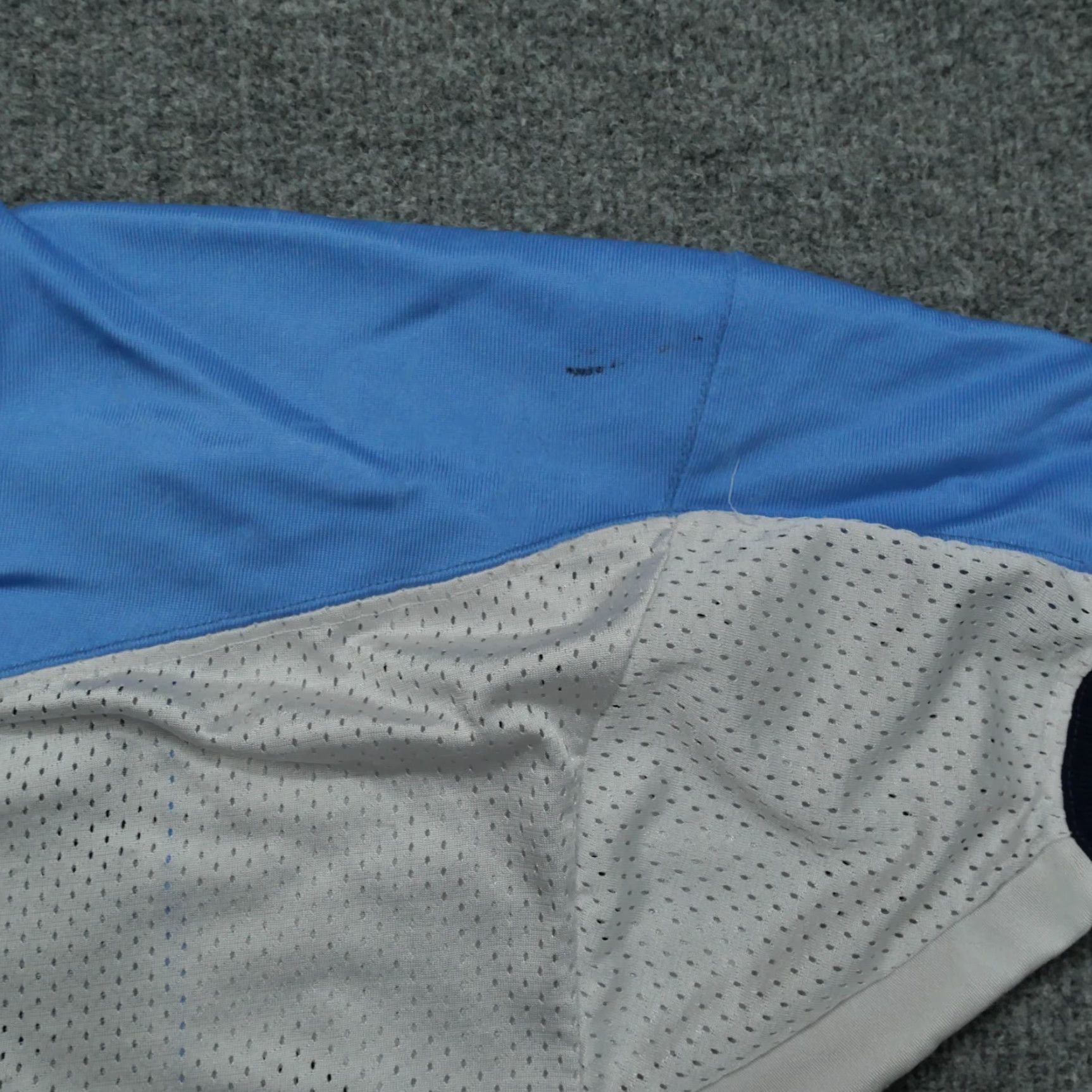 Russell Athletic VINTAGE Russell Athletic Jersey Mens Large White Blue Football Huskies Adult 90s Size US L / EU 52-54 / 3 - 7 Thumbnail