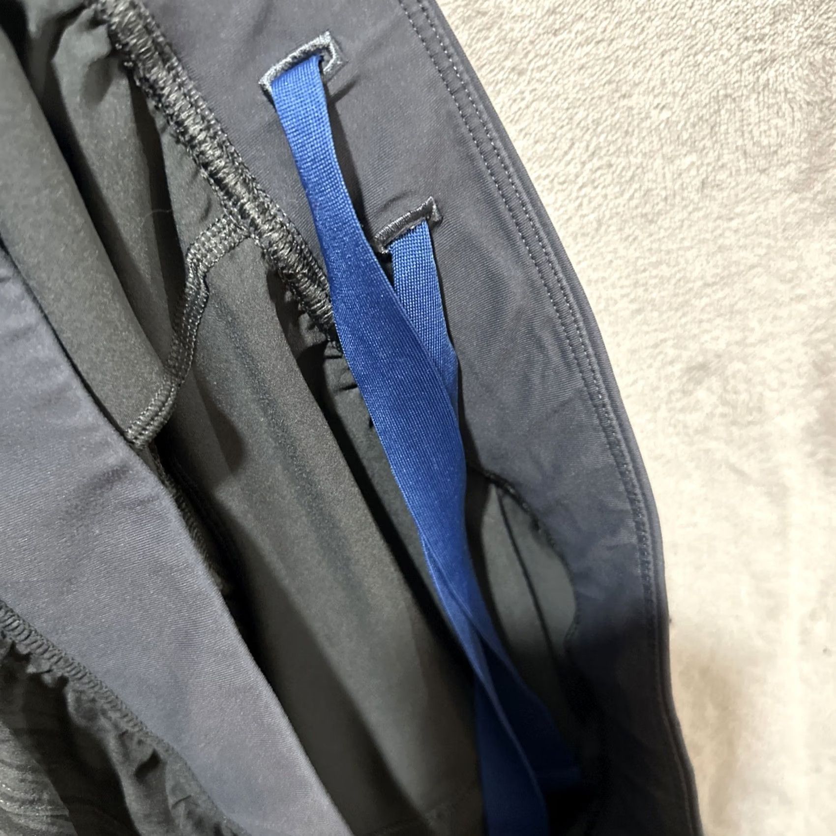 Lululemon Lululemon T.H.E. Linerless Short 10” 2XL Gray/Blue Stripped Drawstring Athletic Shorts Men Regular Size 2XL Summer Moisture Wicking Space Dye Size US 39 - 6 Thumbnail