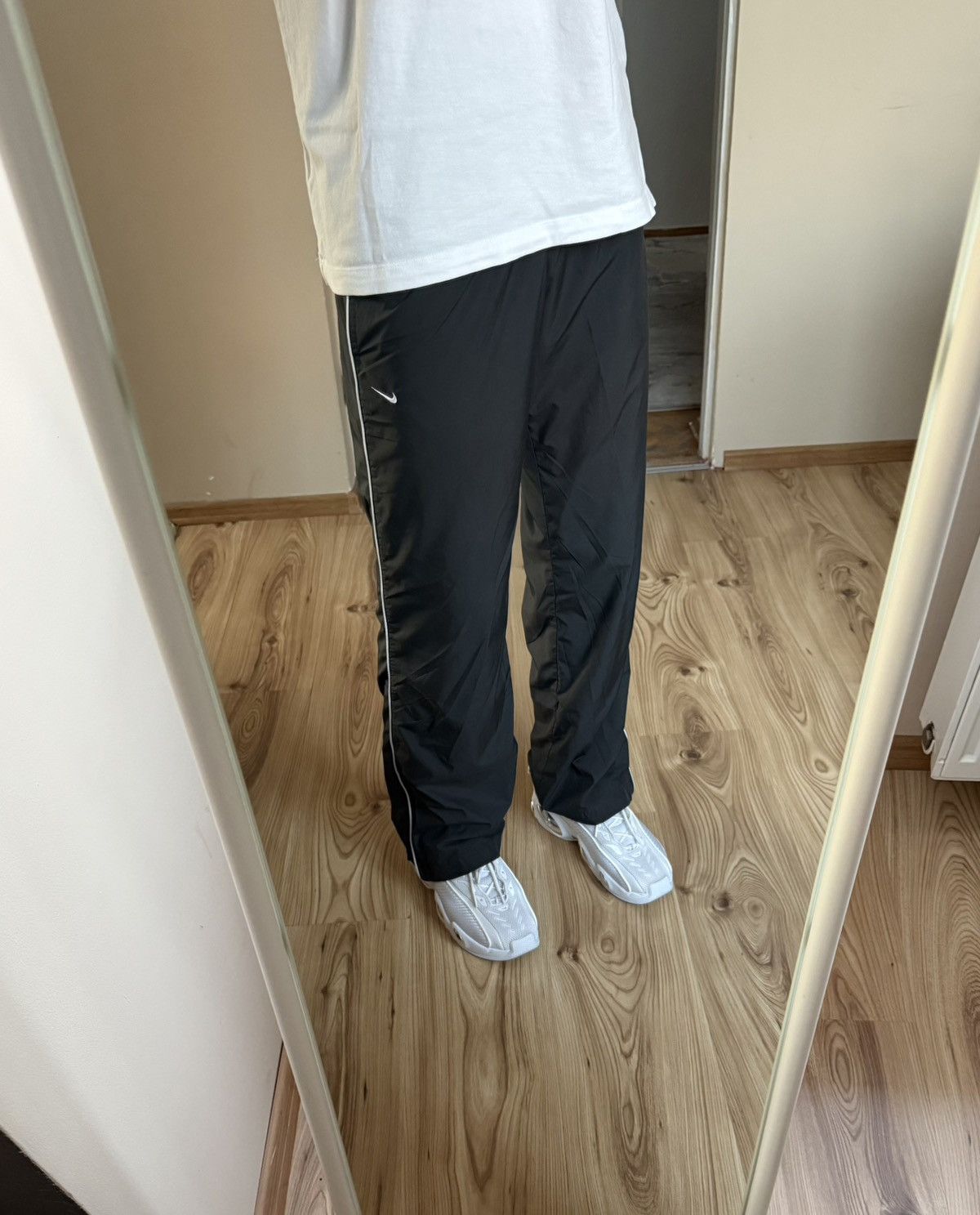 Nike × Vintage Vintage 00’s Y2K Nike Swoosh Parachute Loose Fit Sweatpants Size 28" / US 6 / IT 42 - 4 Thumbnail