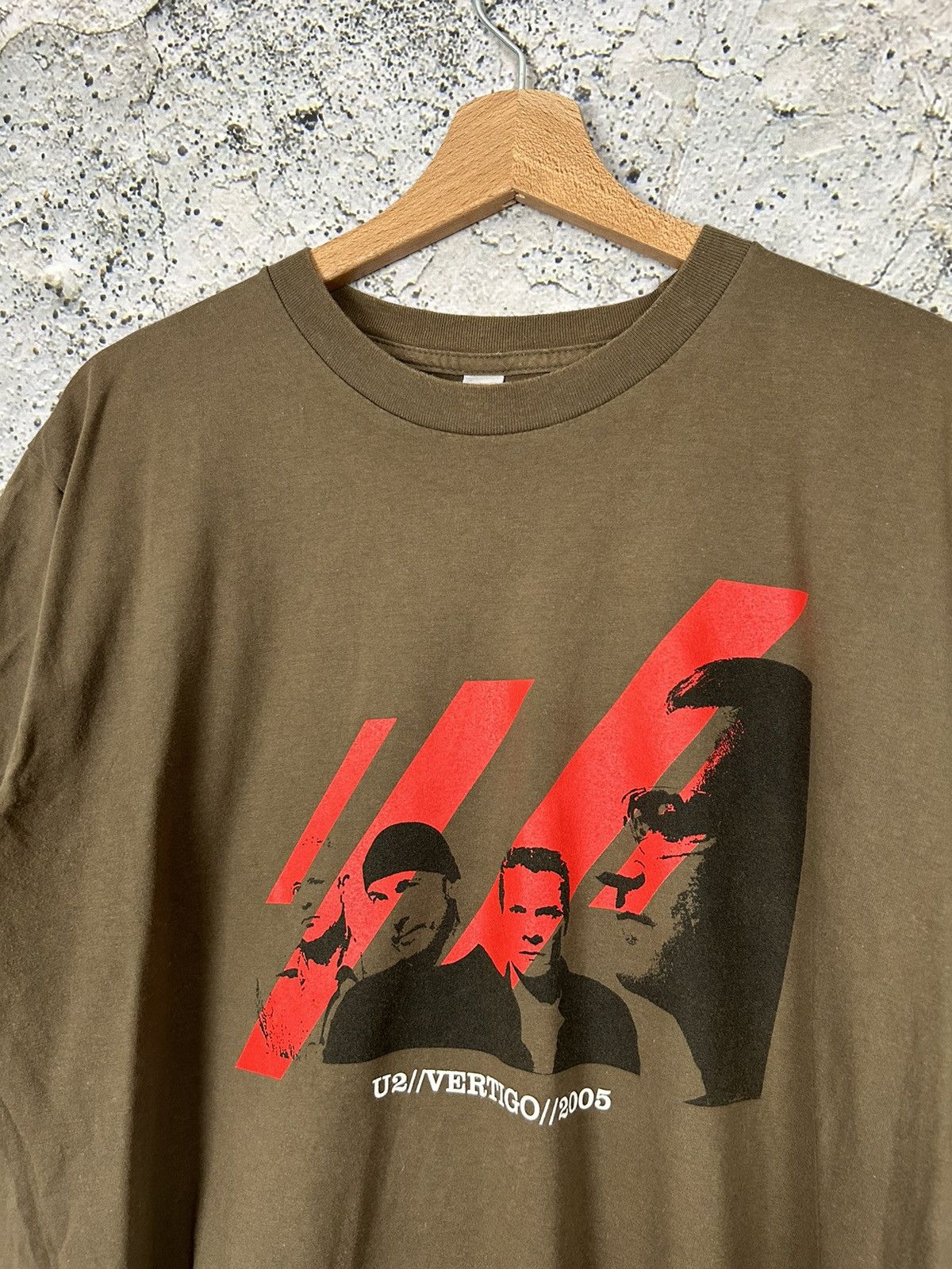 Band Tees U2 Vertigo 2005 Tour Tees Rock Band Vintage Rare Size US L / EU 52-54 / 3 - 3 Thumbnail