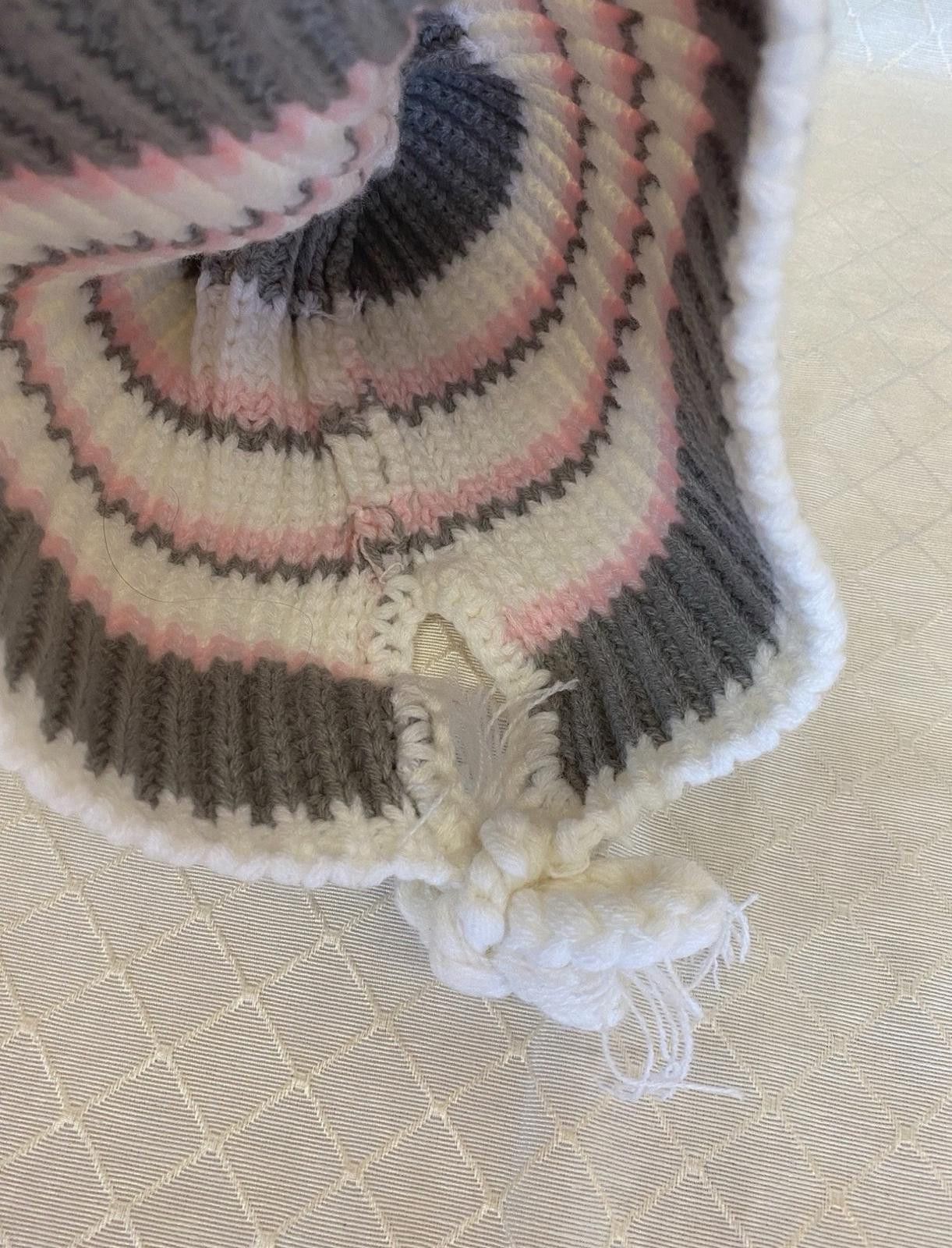The Unbranded Brand Knit Crochet Beanie Gray,Pink & White Youth One Size Size ONE SIZE - 2 Thumbnail