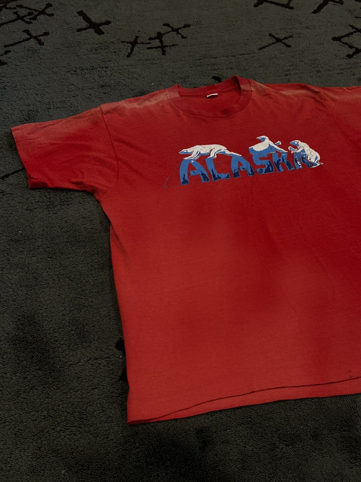 Vintage Vintage 70’s Alaska Polar Bears Faded Tee Shirt Size US M / EU 48-50 / 2 - 3 Thumbnail