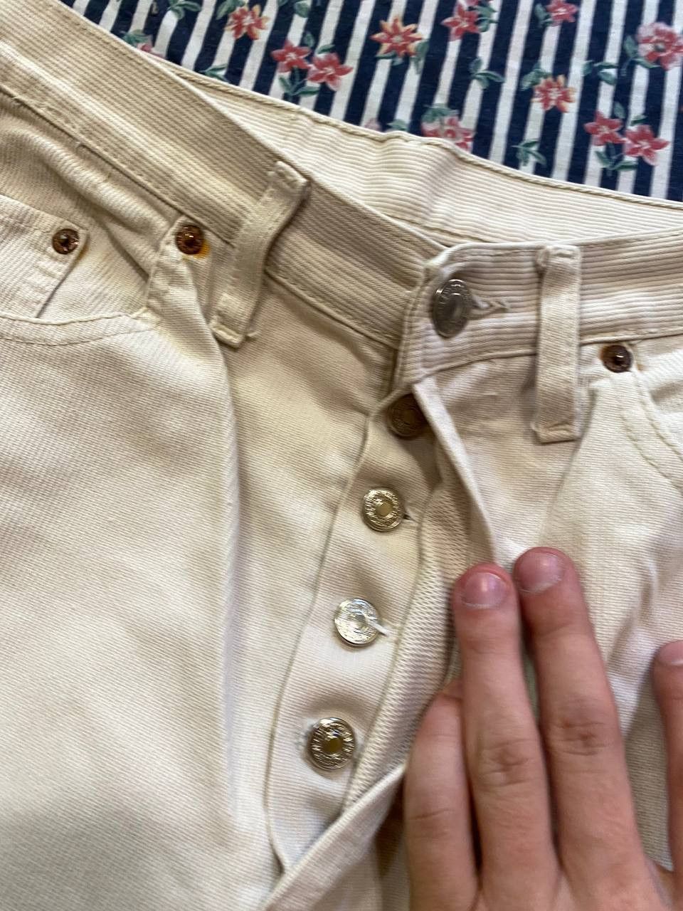 Levi's white vintage Levi's 501 jeans streetwear Y2K Size US 32 / EU 48 - 10 Thumbnail