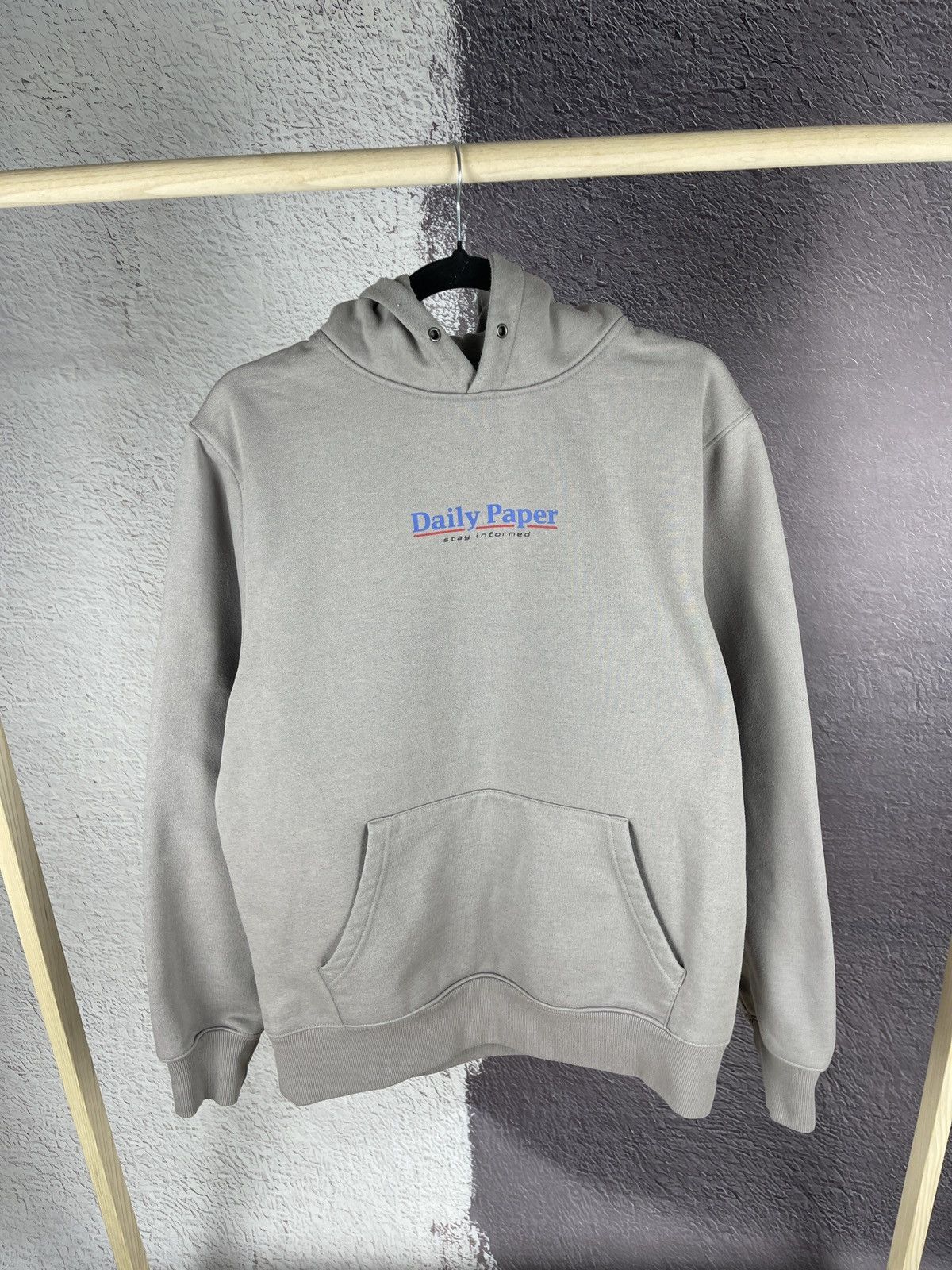 Daily Paper Daily Paper stay informed hype hoodie gray Size US M / EU 48-50 / 2 - 1 Thumbnail