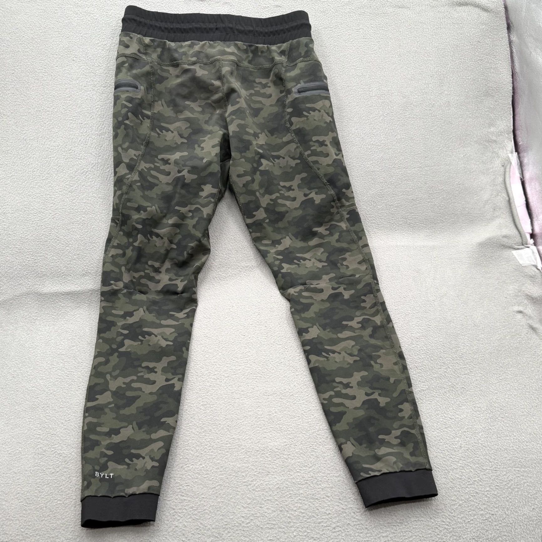 Vintage BYLT Elite Jogger Pants Mens 31 Green Camo Athletic Stretch Zip Pocket Pants Mens Regular Green Camouflage Jogger BYLT Mens 31 Camo Green Size US 31 - 2 Thumbnail