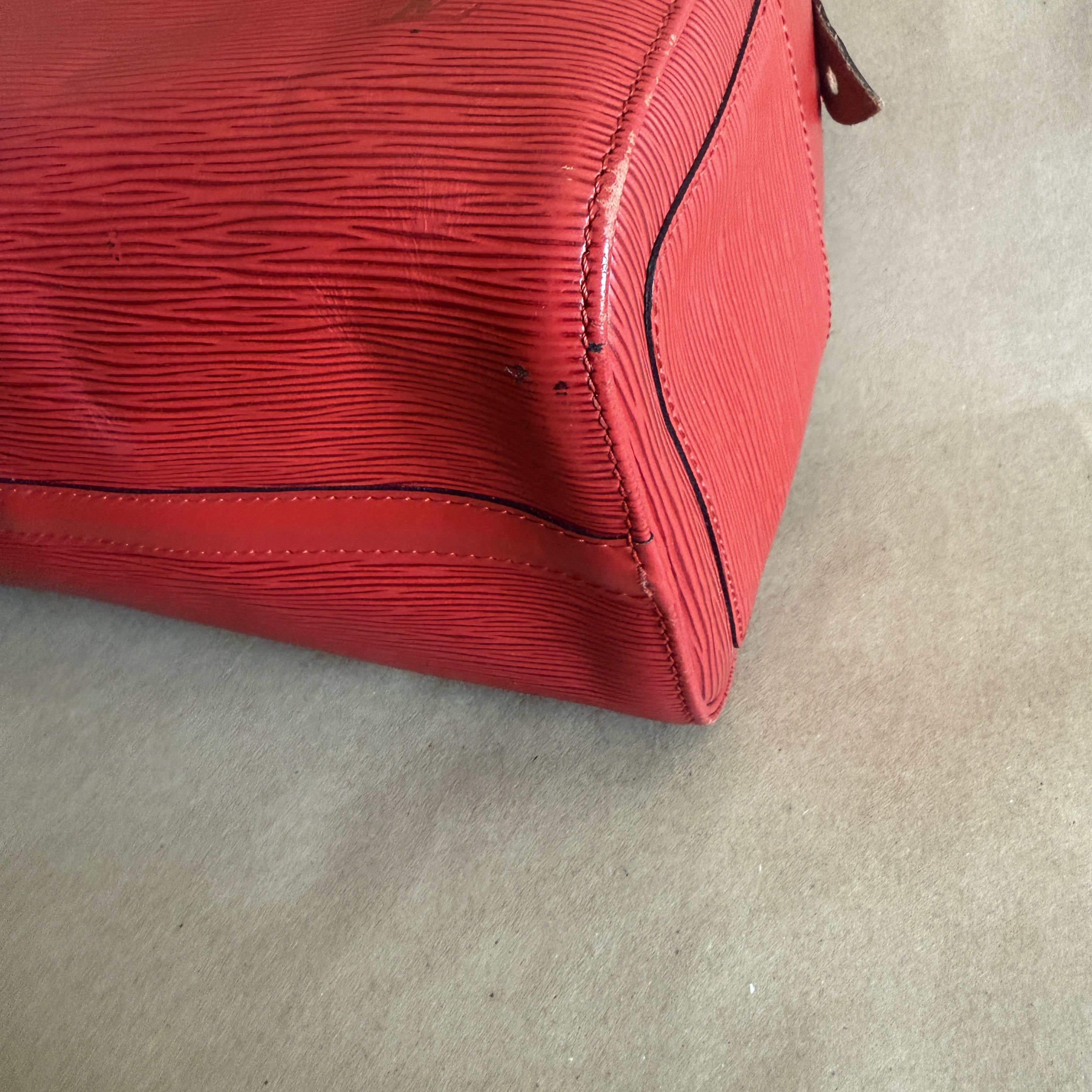 Louis Vuitton Louis Vuitton Speedy 25 in Epi Leather Size ONE SIZE - 11 Thumbnail