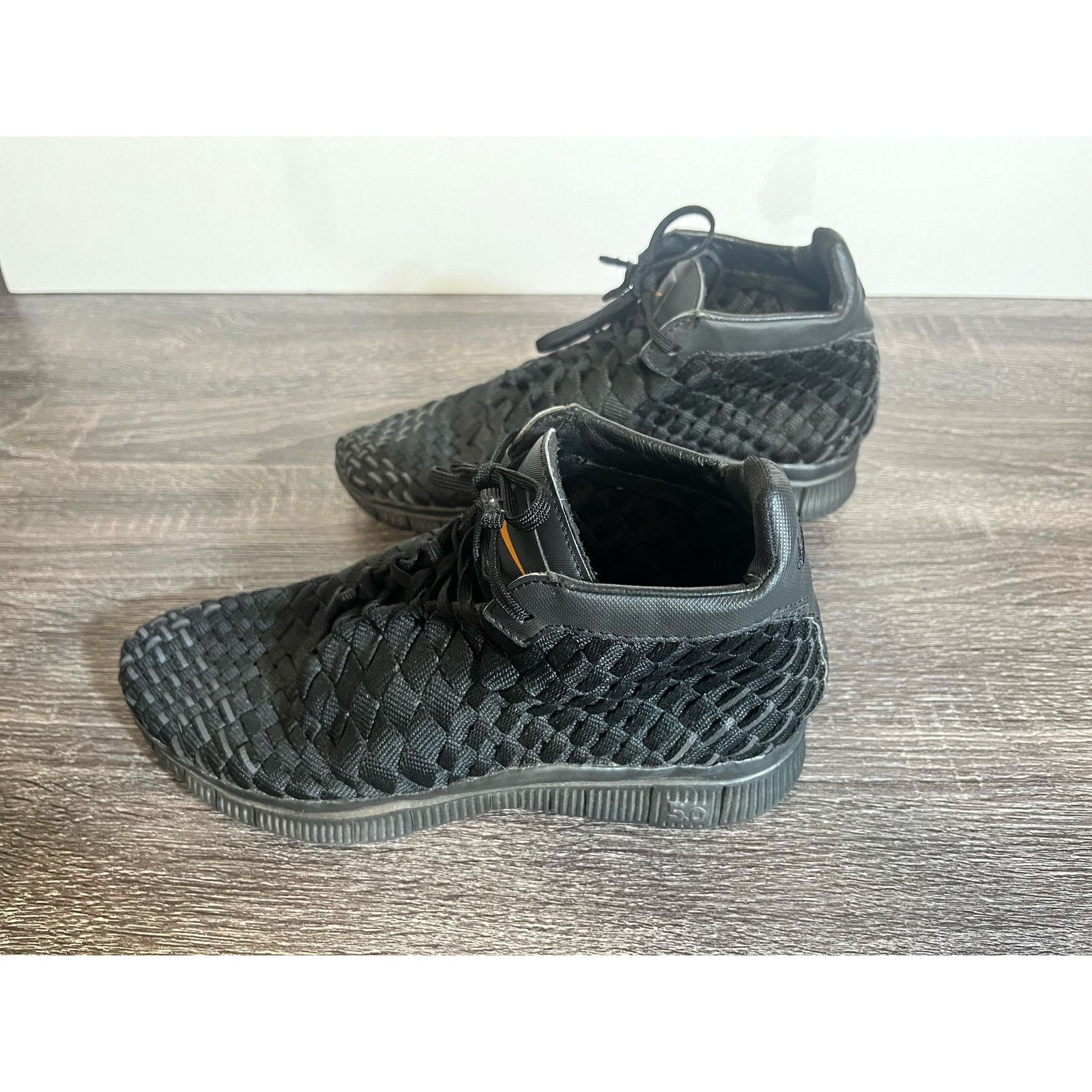 Nike Free Inneva Woven Mid Triple Black Womens Size 6