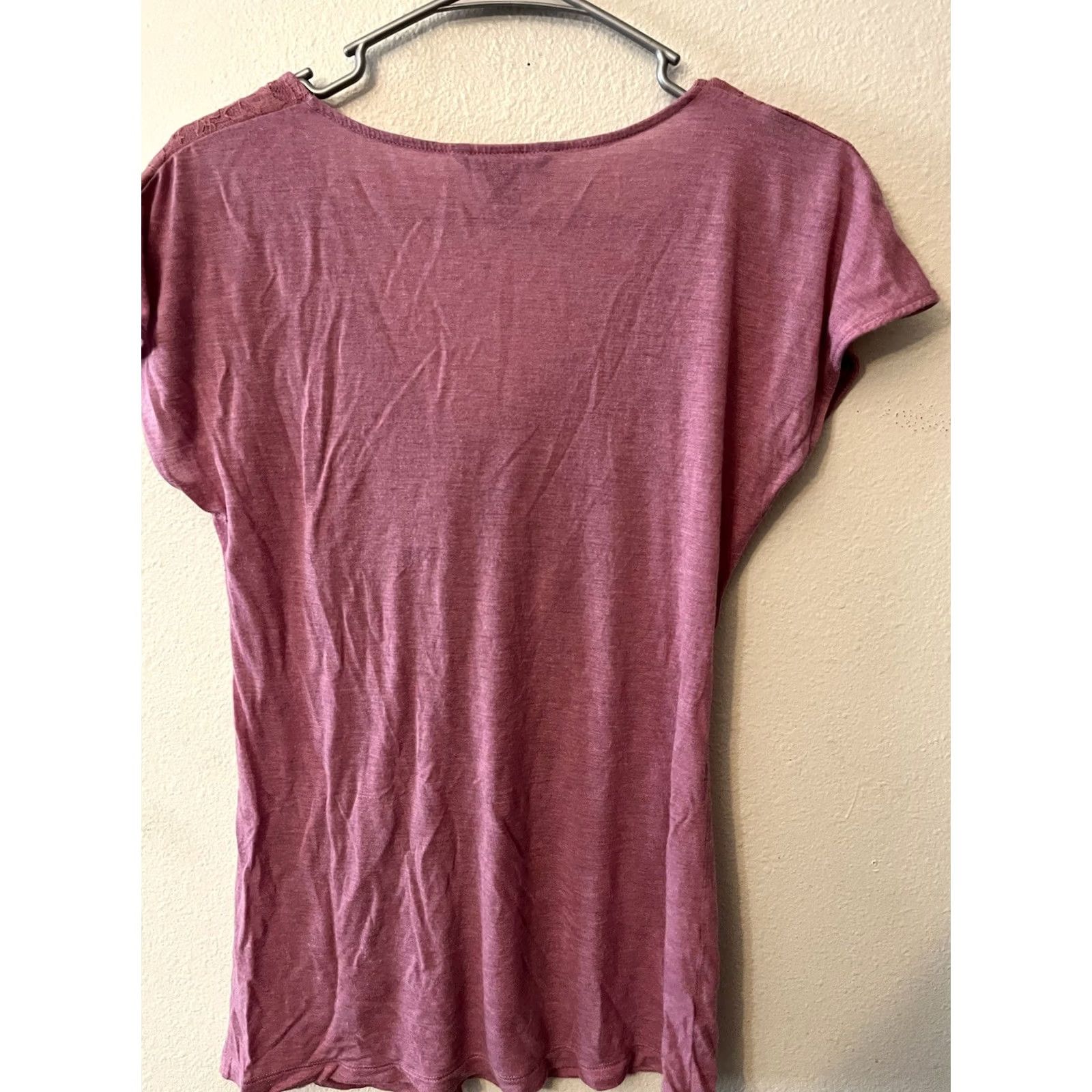 Banana Republic Banana Republic Blouse Top Tee Medium Pink Cap Sleeve Lace Sleeves Knot Size M / US 6-8 / IT 42-44 - 3 Thumbnail