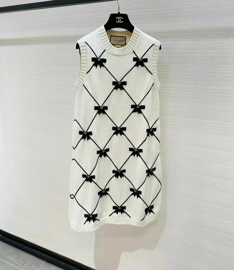 Gucci GucciSilk bow embroidered logo knitted dress 2503-Nextarrow Size S / US 4 / IT 40 - 1 Thumbnail