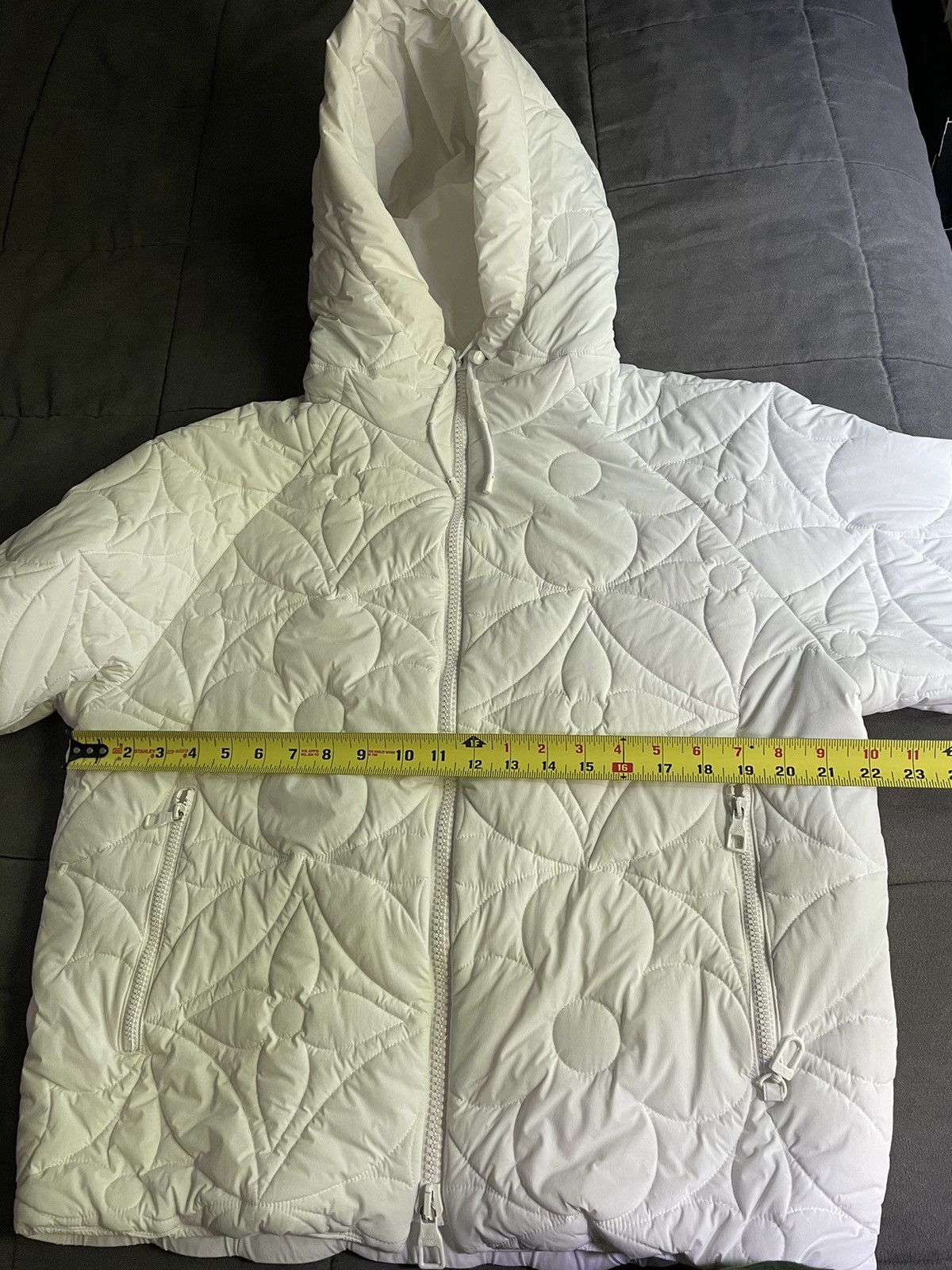 Louis Vuitton Louis Vuitton White Flower Quilted Puffer Hooded Jacket Size US S / EU 44-46 / 1 - 8 Thumbnail