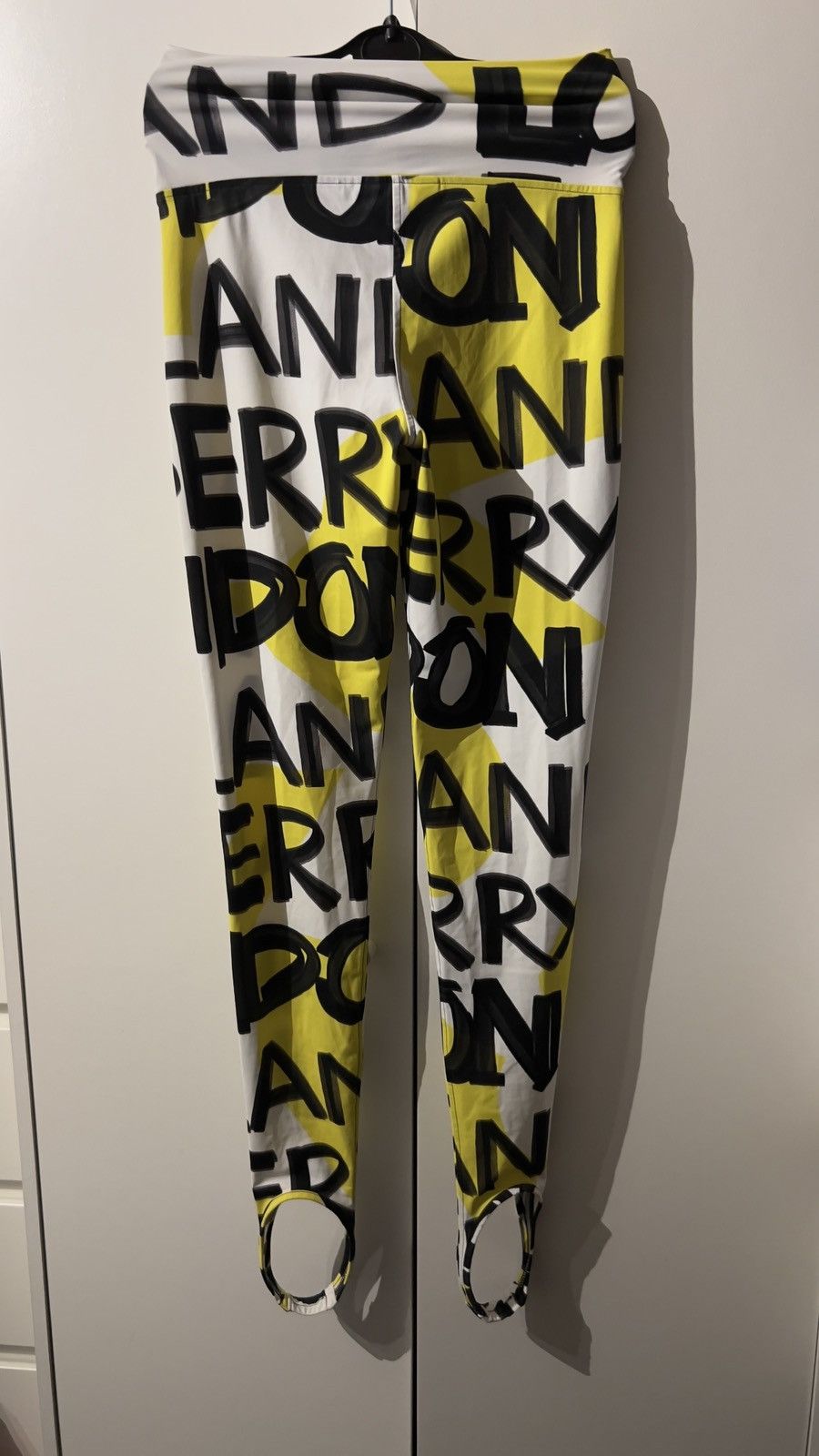 Burberry trendy leggings from burberry. Size 26" / US 2 / IT 38 - 1 Thumbnail