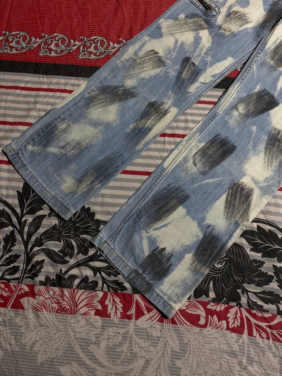 Japanese Brand Crazy Crash Dirty Baggy Faded Jean Japan Avant Garde Style Size US 34 / EU 50 - 10 Thumbnail