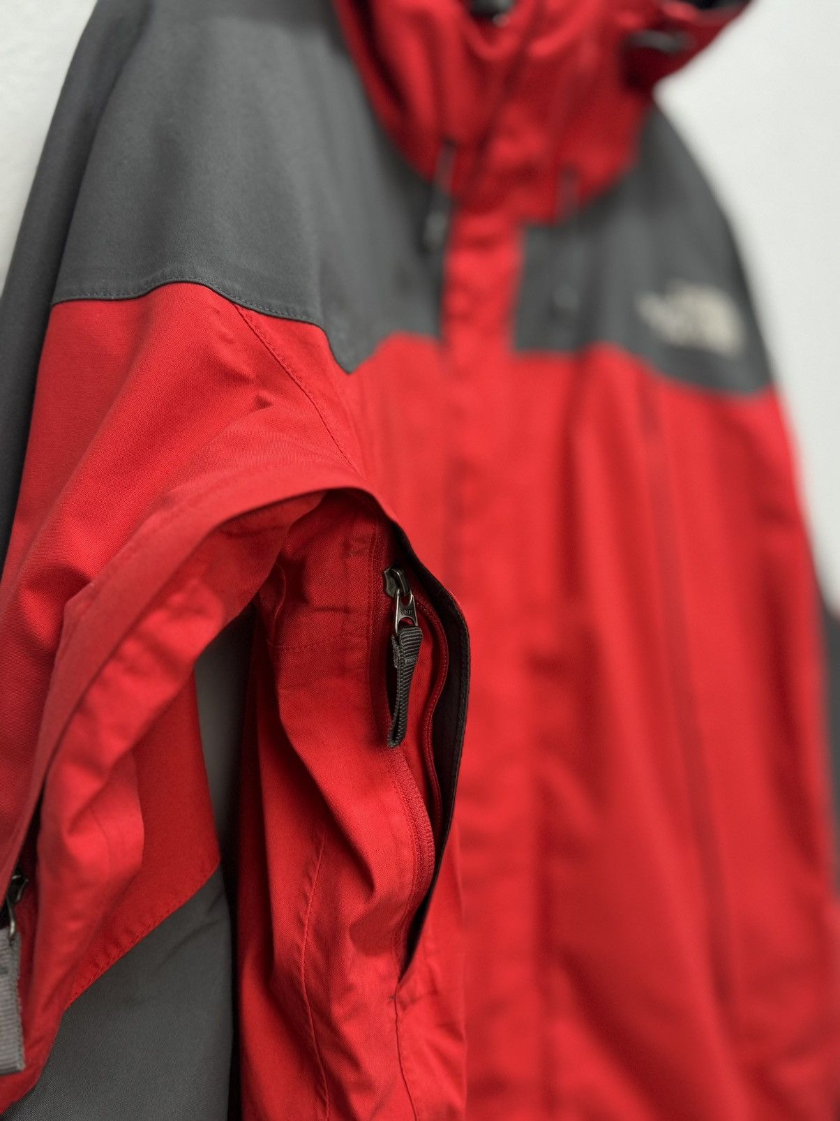 The North Face Vintage The north Face Gore-Tex Red Outdoor Arcteryx Style Size US M / EU 48-50 / 2 - 9 Thumbnail