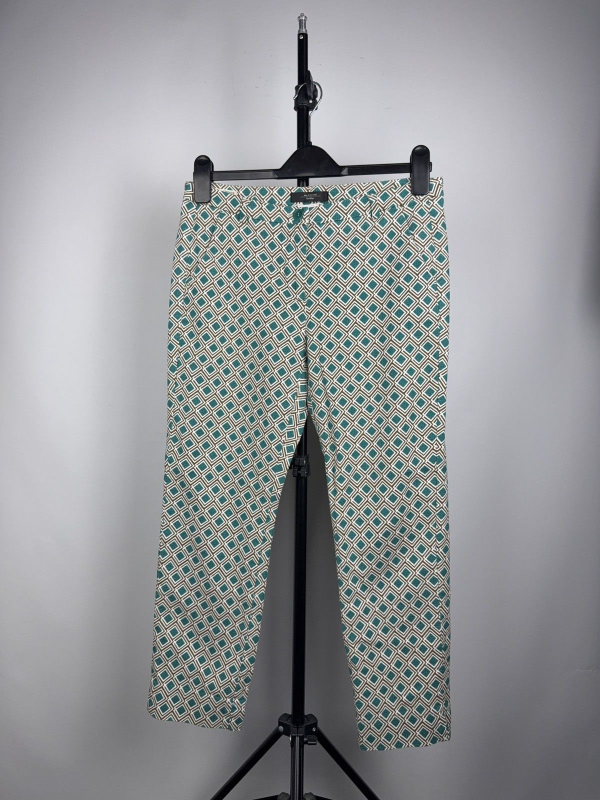 Weekend Max Mara Luxury Weekend Max Mara Geometric Capri Pants W30 Designer Size 30" / US 8 / IT 44 - 1 Thumbnail
