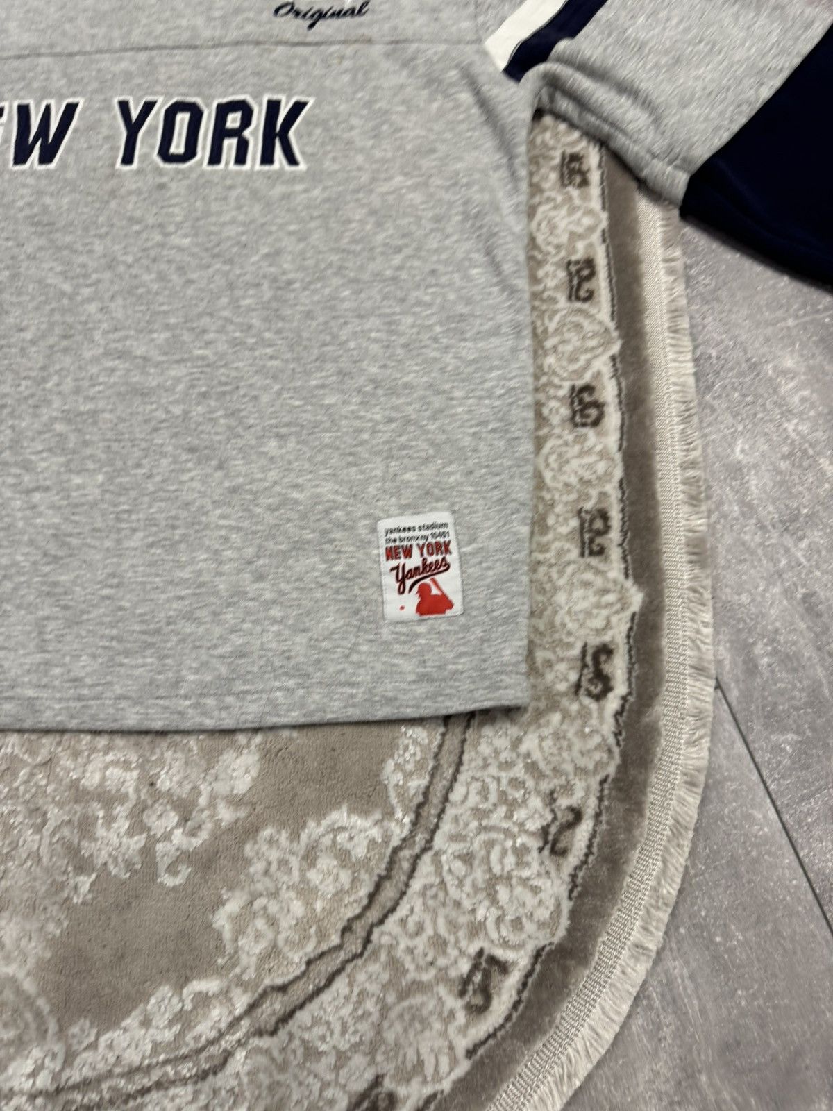 New York Yankees Majestic New York Yankees Hoodie Sweatshirt Stitched Script Size US XL / EU 56 / 4 - 12 Thumbnail