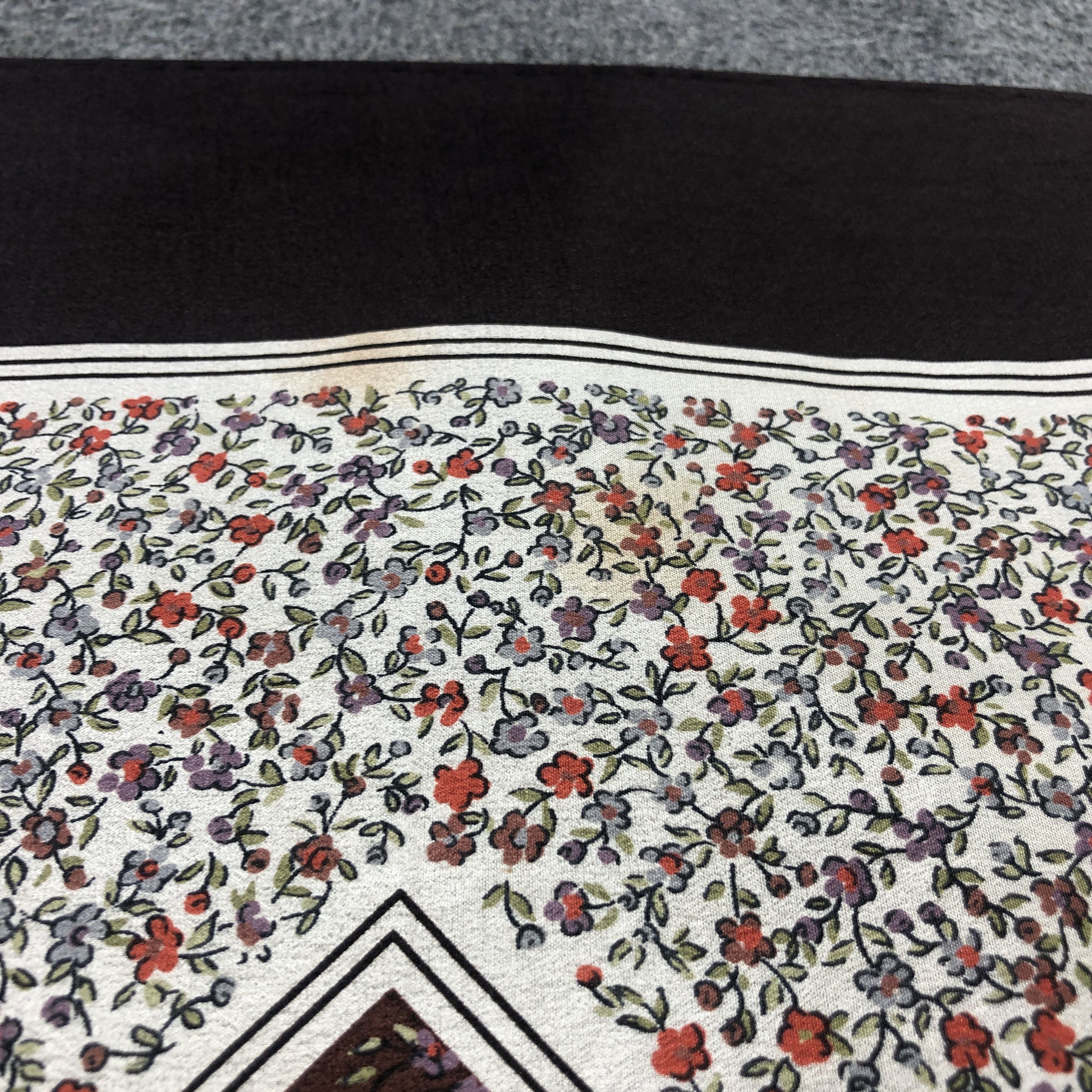 Japanese Brand Vintage Cacharel Floral Silk Scarf M1204 Size ONE SIZE - 8 Thumbnail