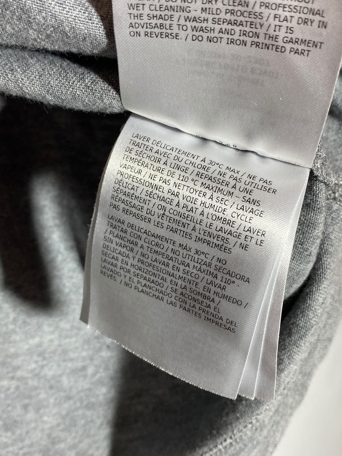 Moncler Moncler Big Logo Grey Blue Red Graphic T-Shirt Size US M / EU 48-50 / 2 - 16 Thumbnail