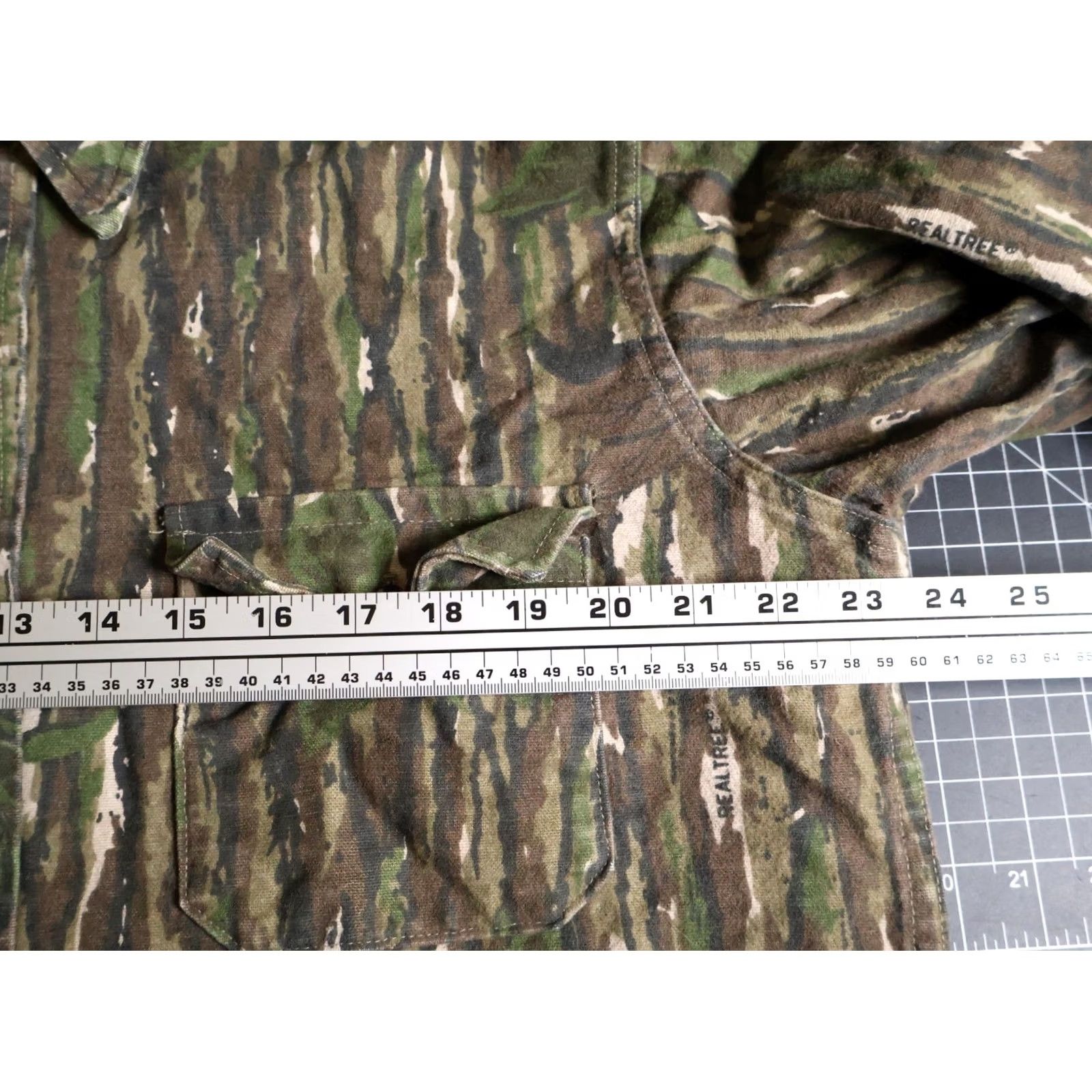 Realtree VINTAGE Melton Shirt Co. Deerskin Camouflage Flannel Shirt Mens Large Green RealTree Camouflage 80s Chamois Cotton Button-Up Size US L / EU 52-54 / 3 - 5 Thumbnail