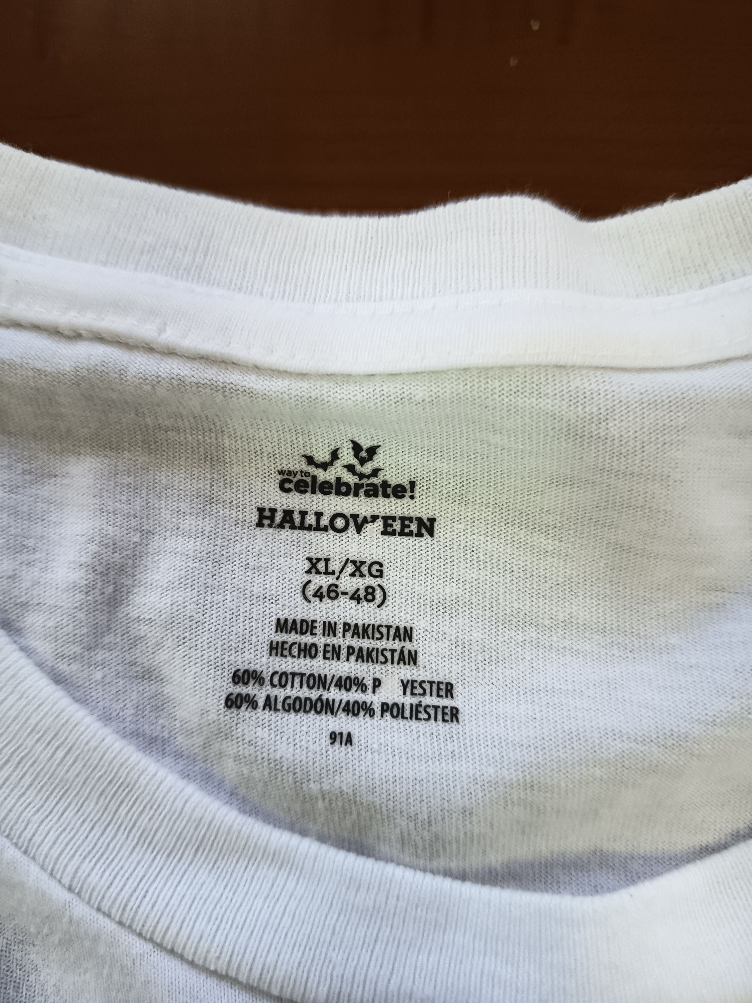 Japanese Brand Halloween Skull Tshirt Size US XL / EU 56 / 4 - 9 Thumbnail