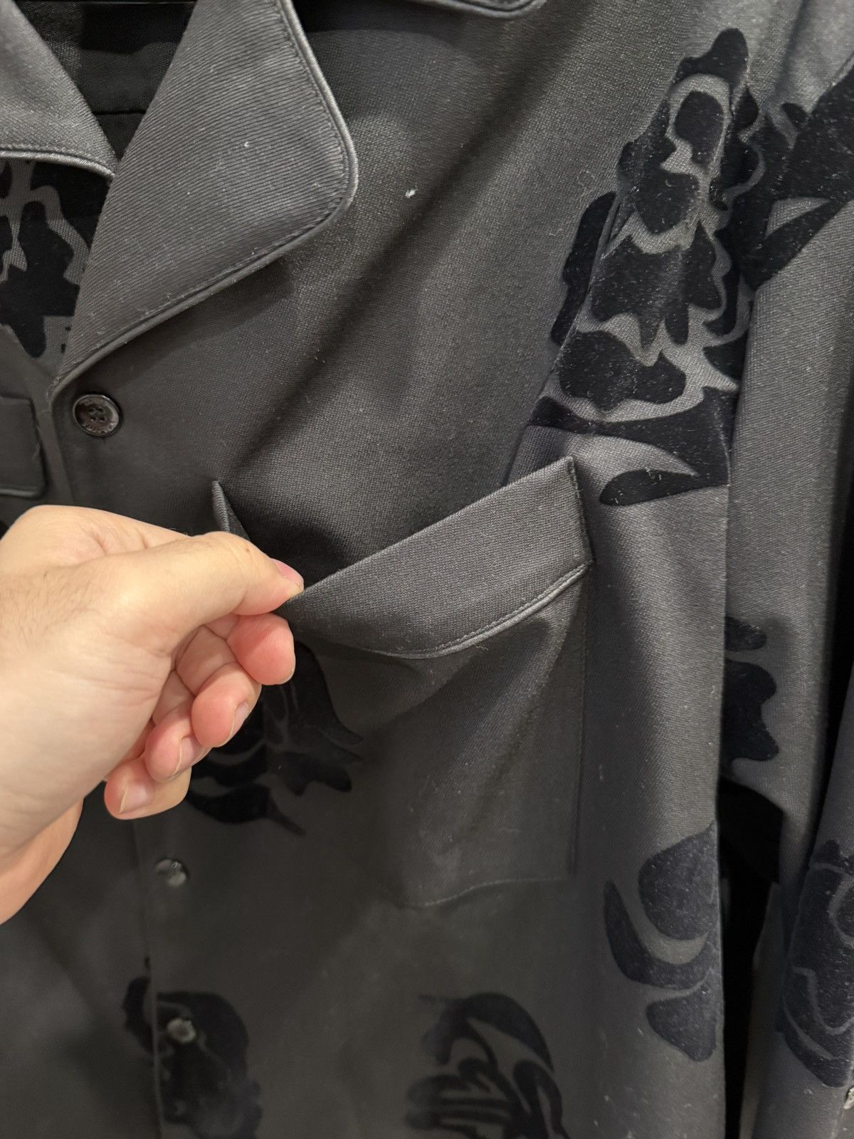 Louis Vuitton Louis Vuitton Black Flower Flocked Pyjama Shirt Size US XL / EU 56 / 4 - 4 Thumbnail