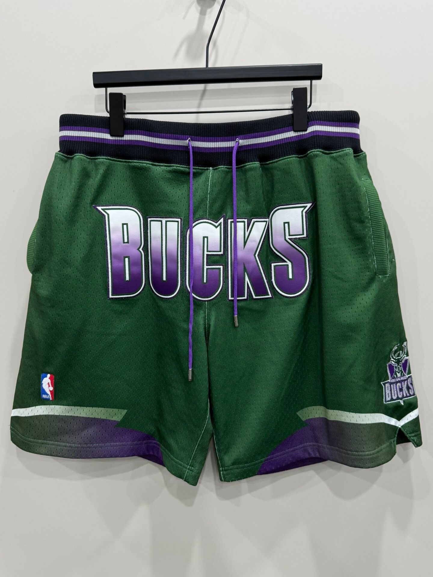 Just Don Mitchell Ness Bucks Basketball Shorts XL Size US 31 - 1 Thumbnail